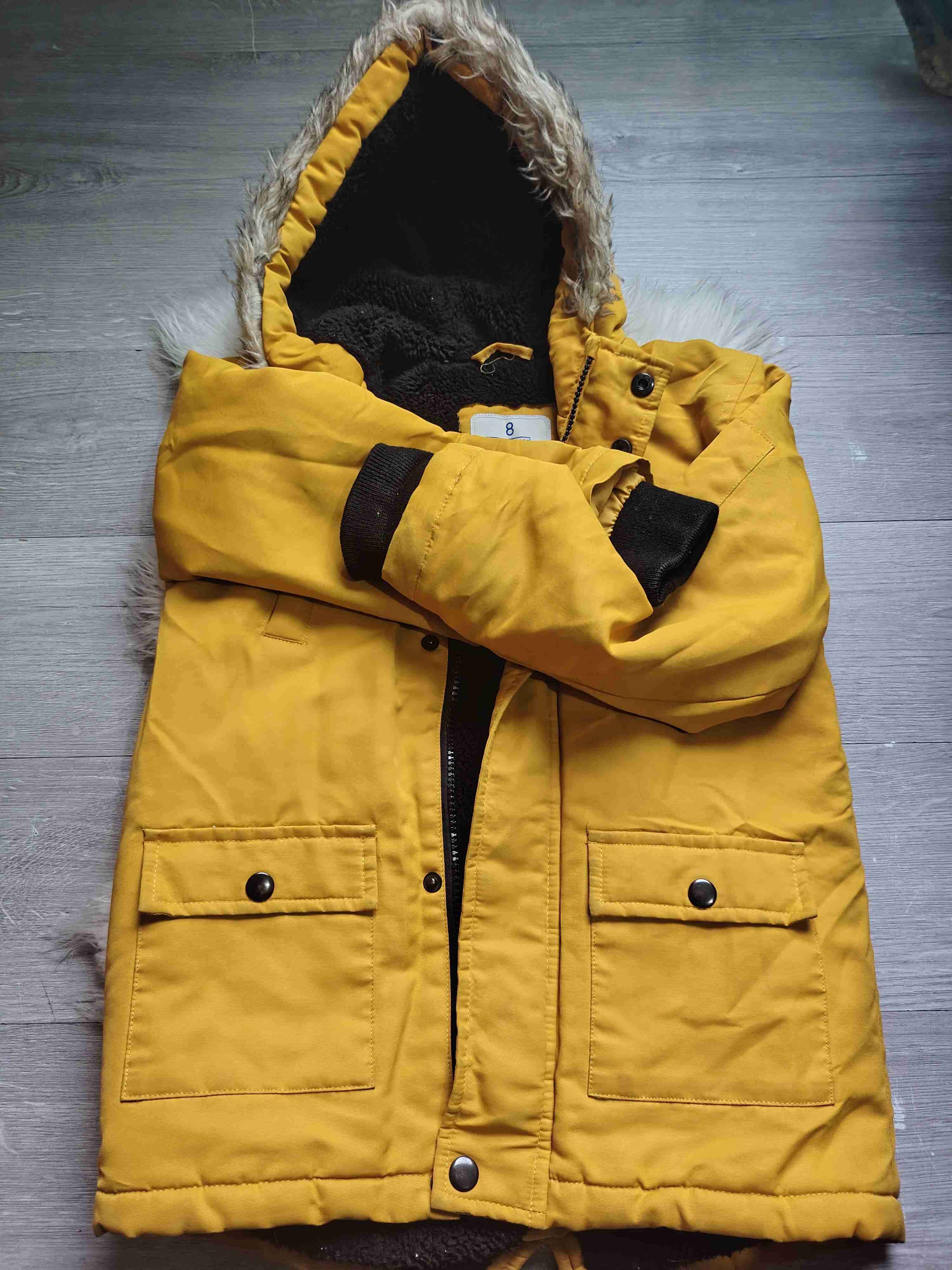 Parka amarilla con capucha de peluche - miniatura 1