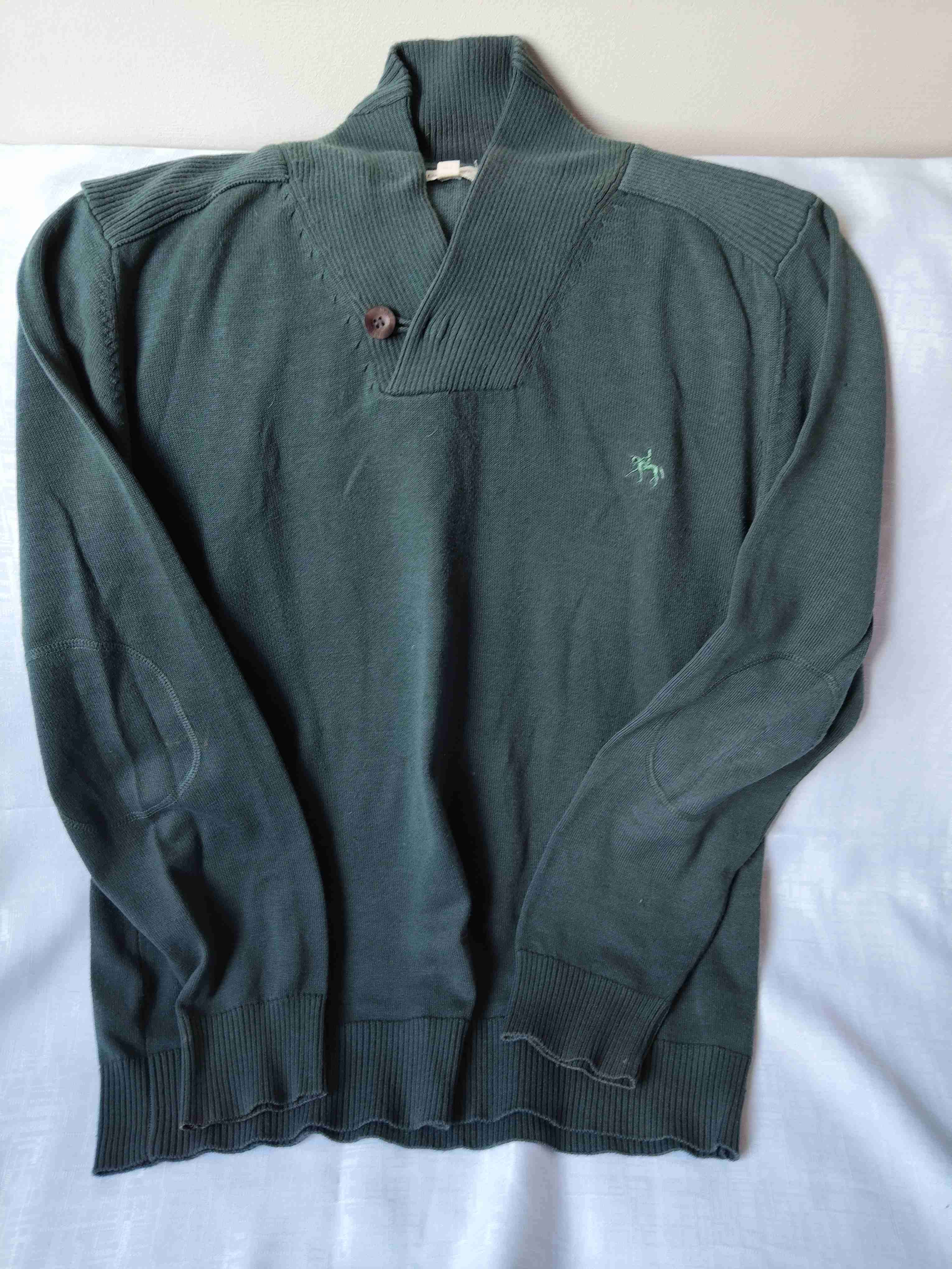 Suéter verde con cuello en V - miniatura 4