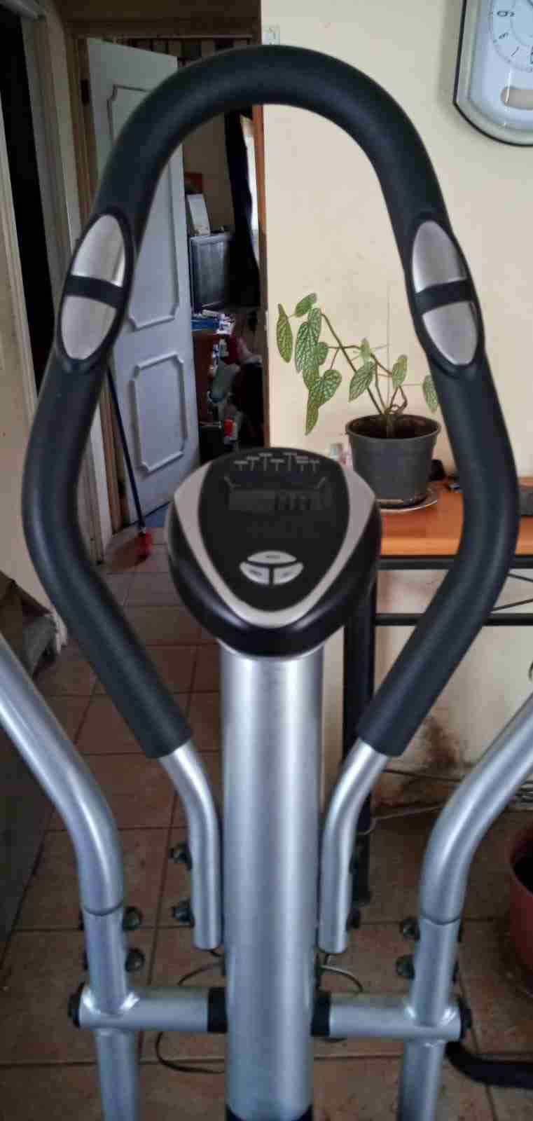 Máquina elíptica en buen estado - miniatura 3