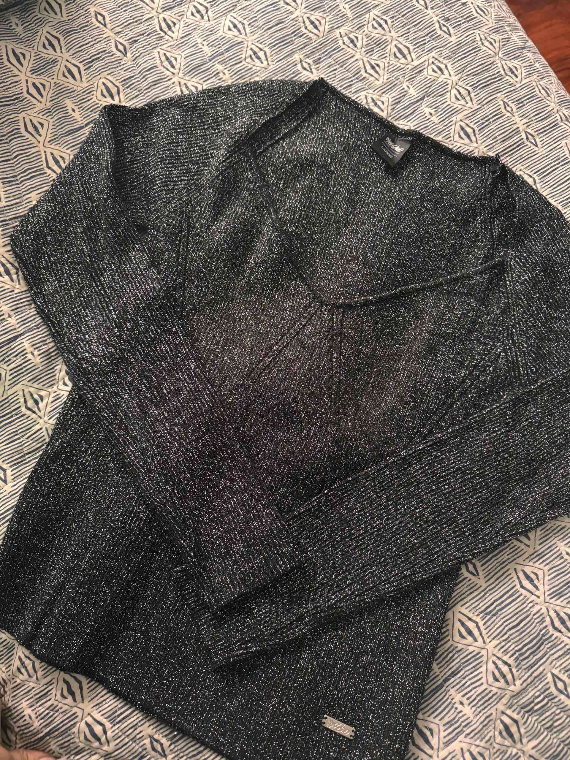 Suéter negro con brillo - miniatura 3