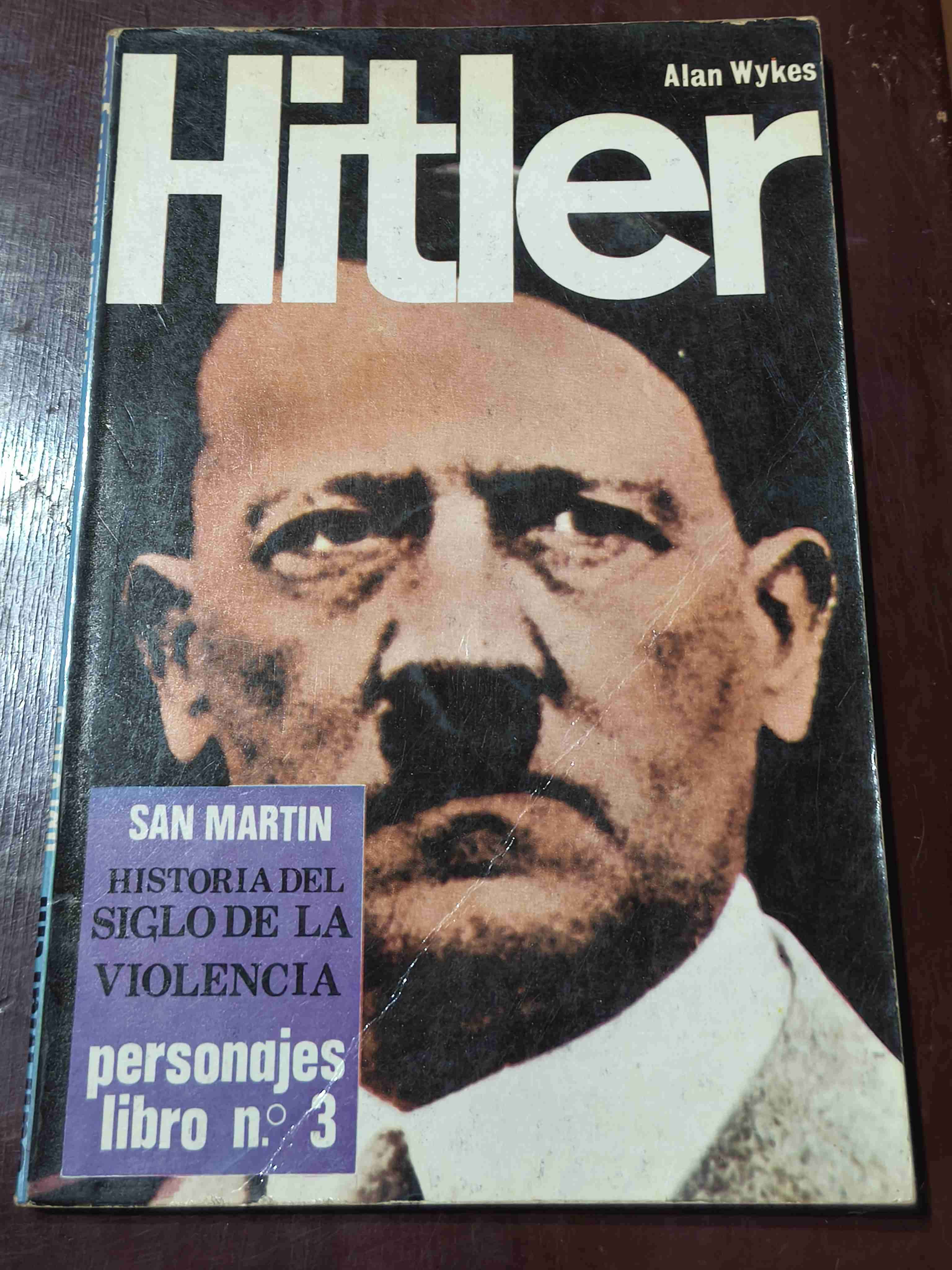 Libro biográfico de Hitler - miniatura 1
