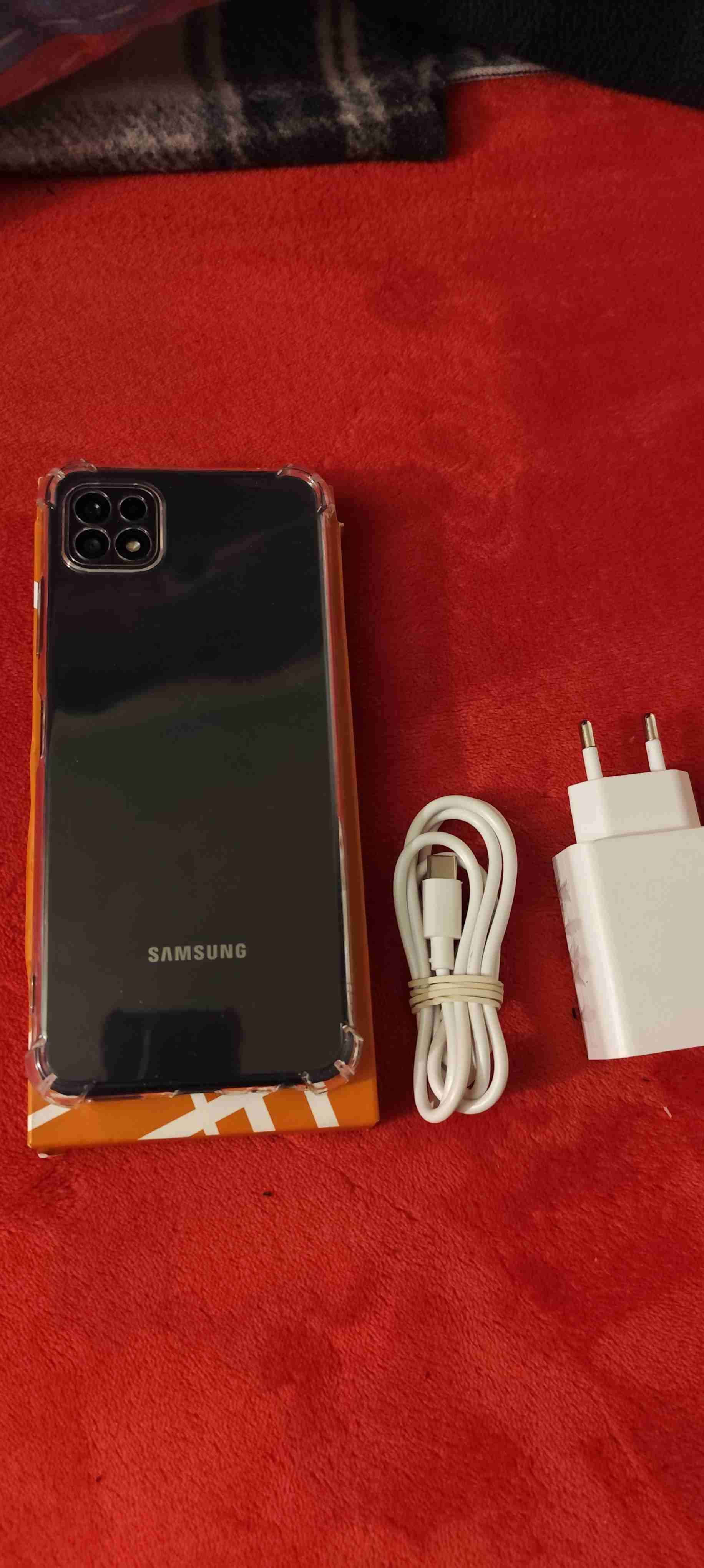 Celular Samsung galaxy a22 5g negro con car - miniatura 1