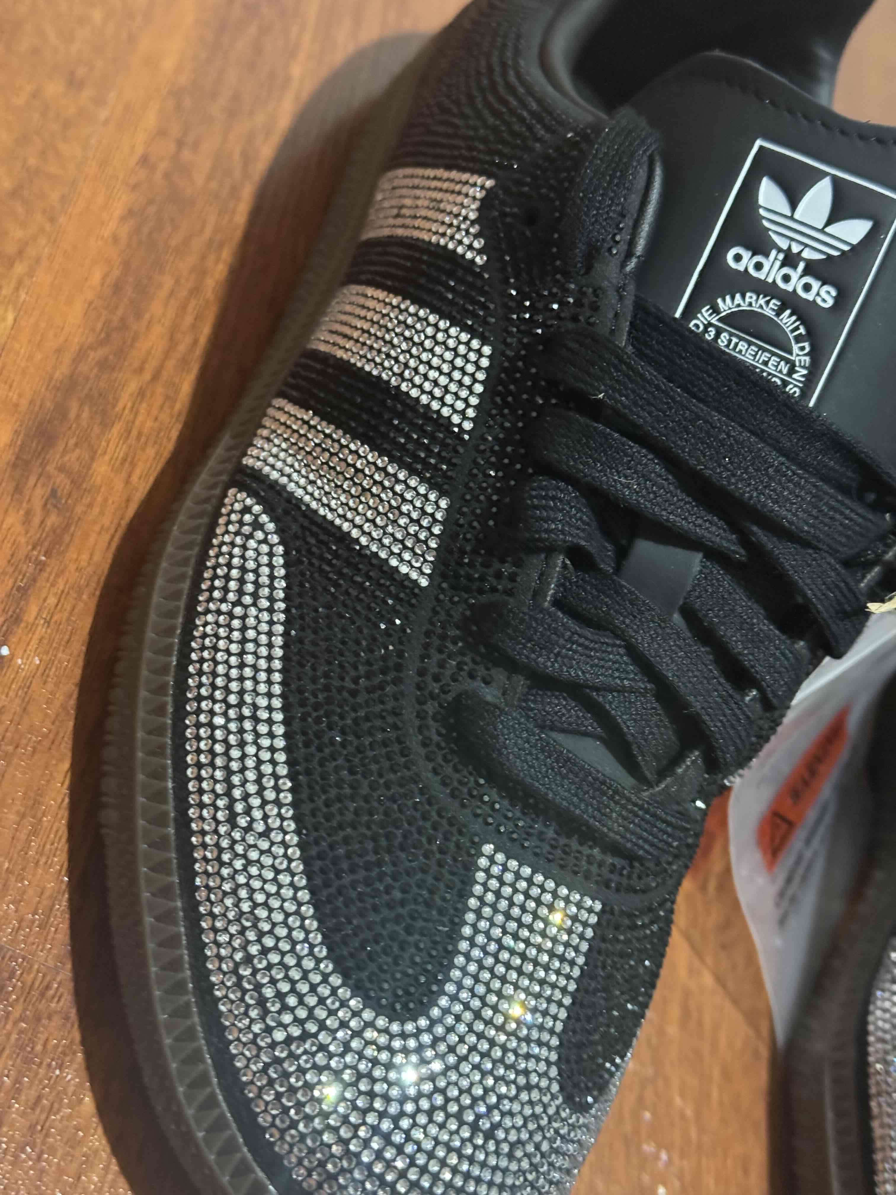 Zapatillas Adidas negras con brillo - miniatura 2