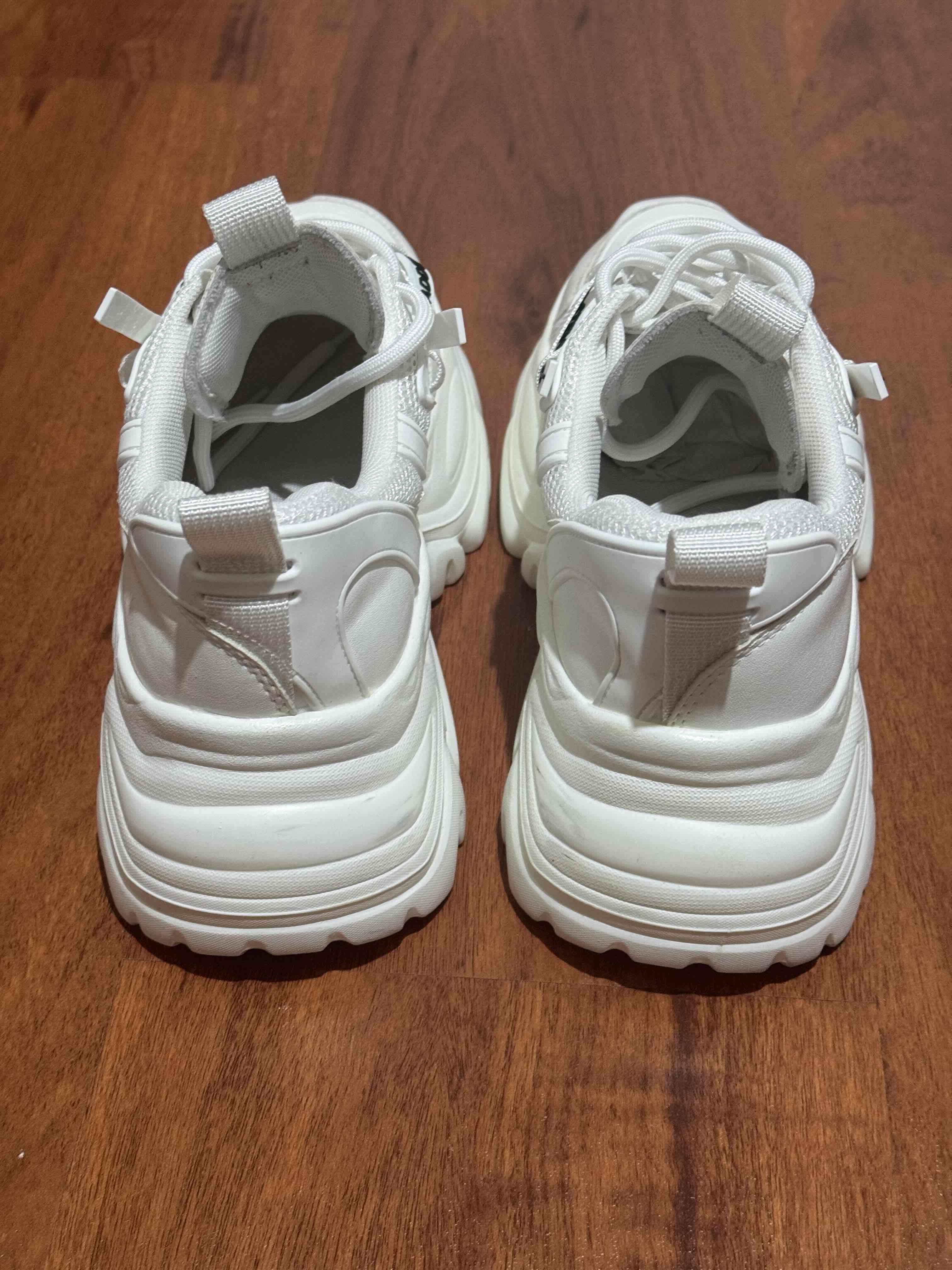 Zapatillas blancas Steve Madden - miniatura 3