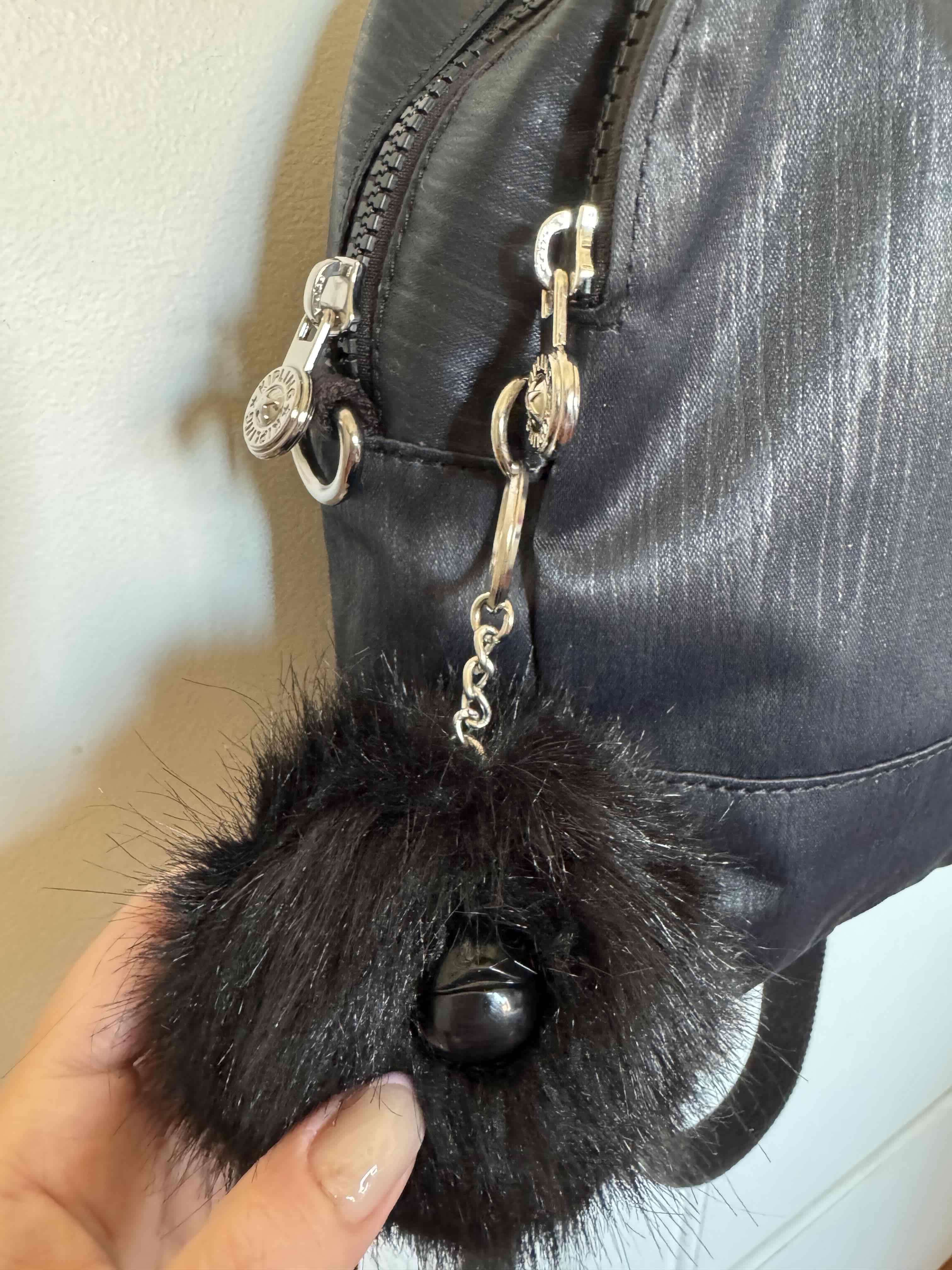 Mochila negra pequeña elegante - miniatura 2