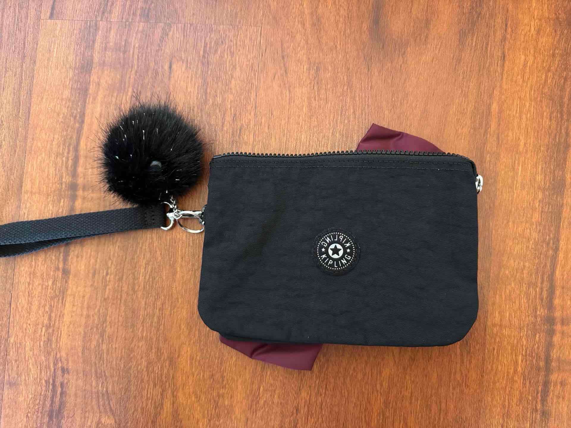 Estuche negro Kipling  lazo burdeos - miniatura 4