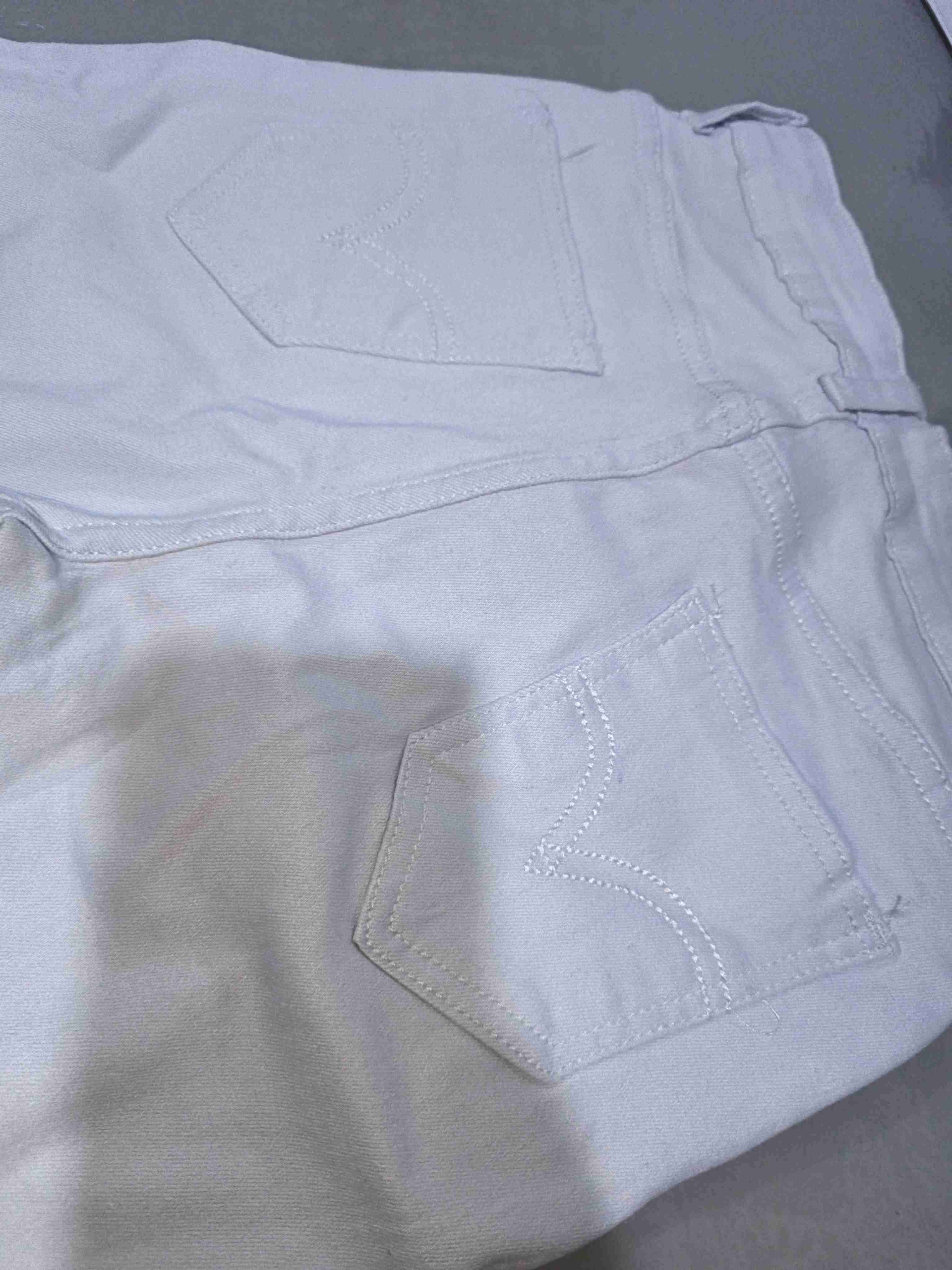 Pantalones jeans  blancos ajustados talla 27 - miniatura 3