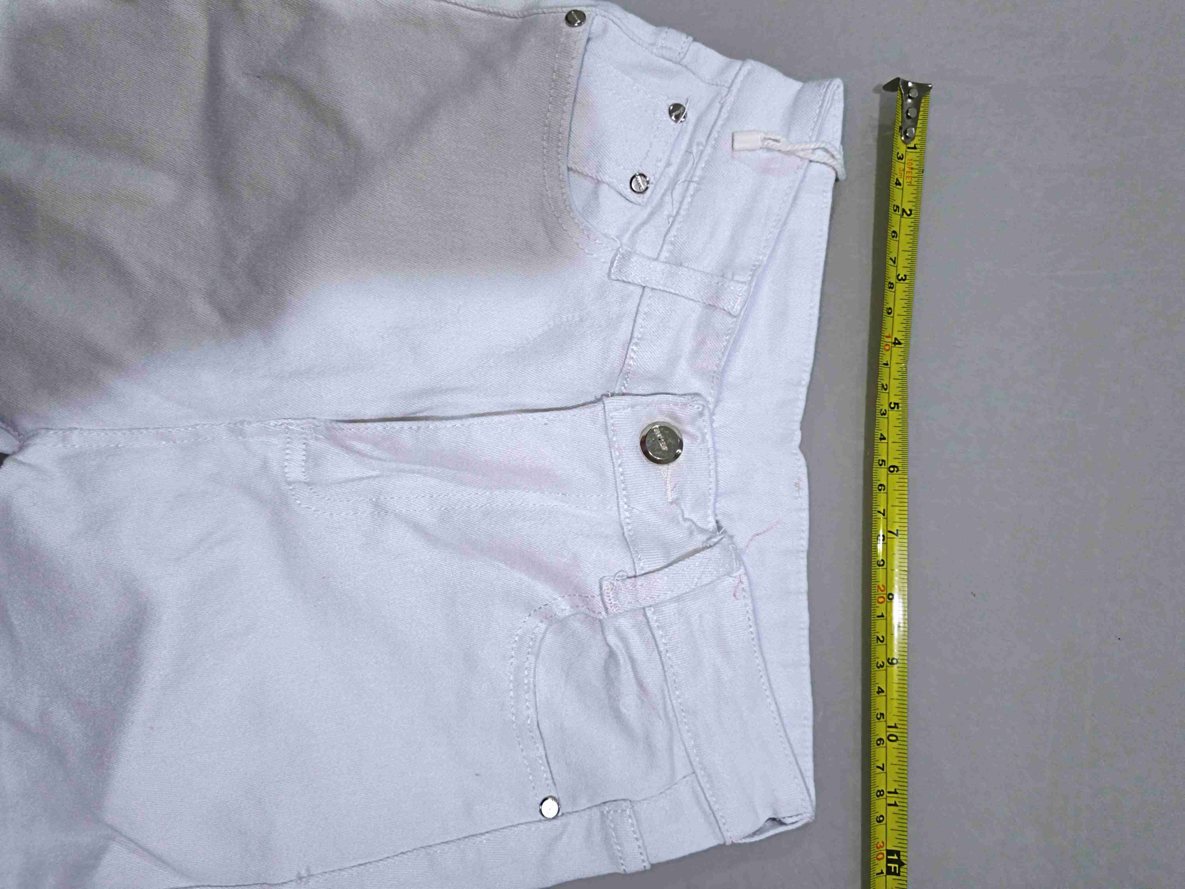 Pantalones jeans  blancos ajustados talla 27 - miniatura 5
