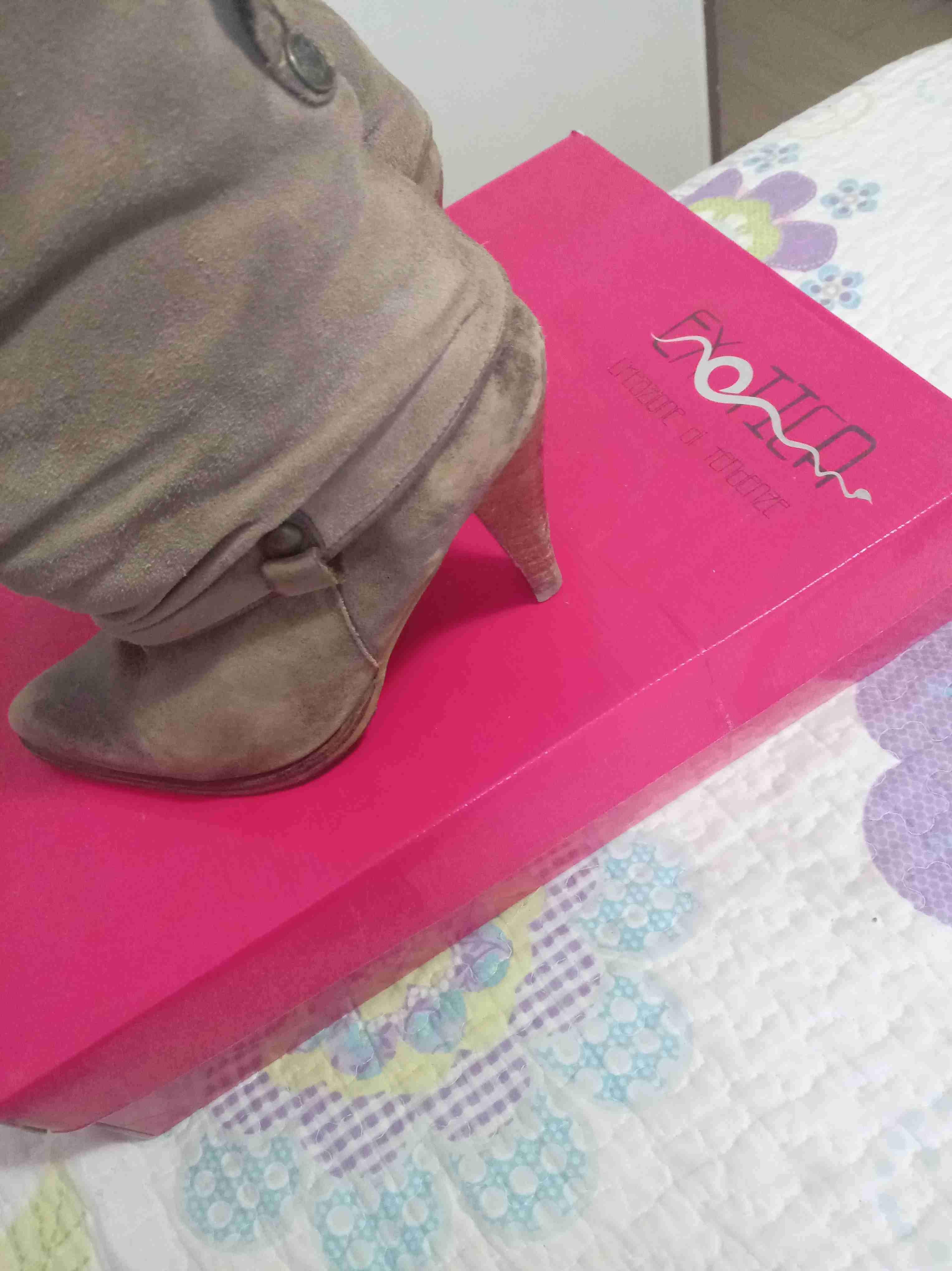 Bota Exótica  usado - miniatura 2