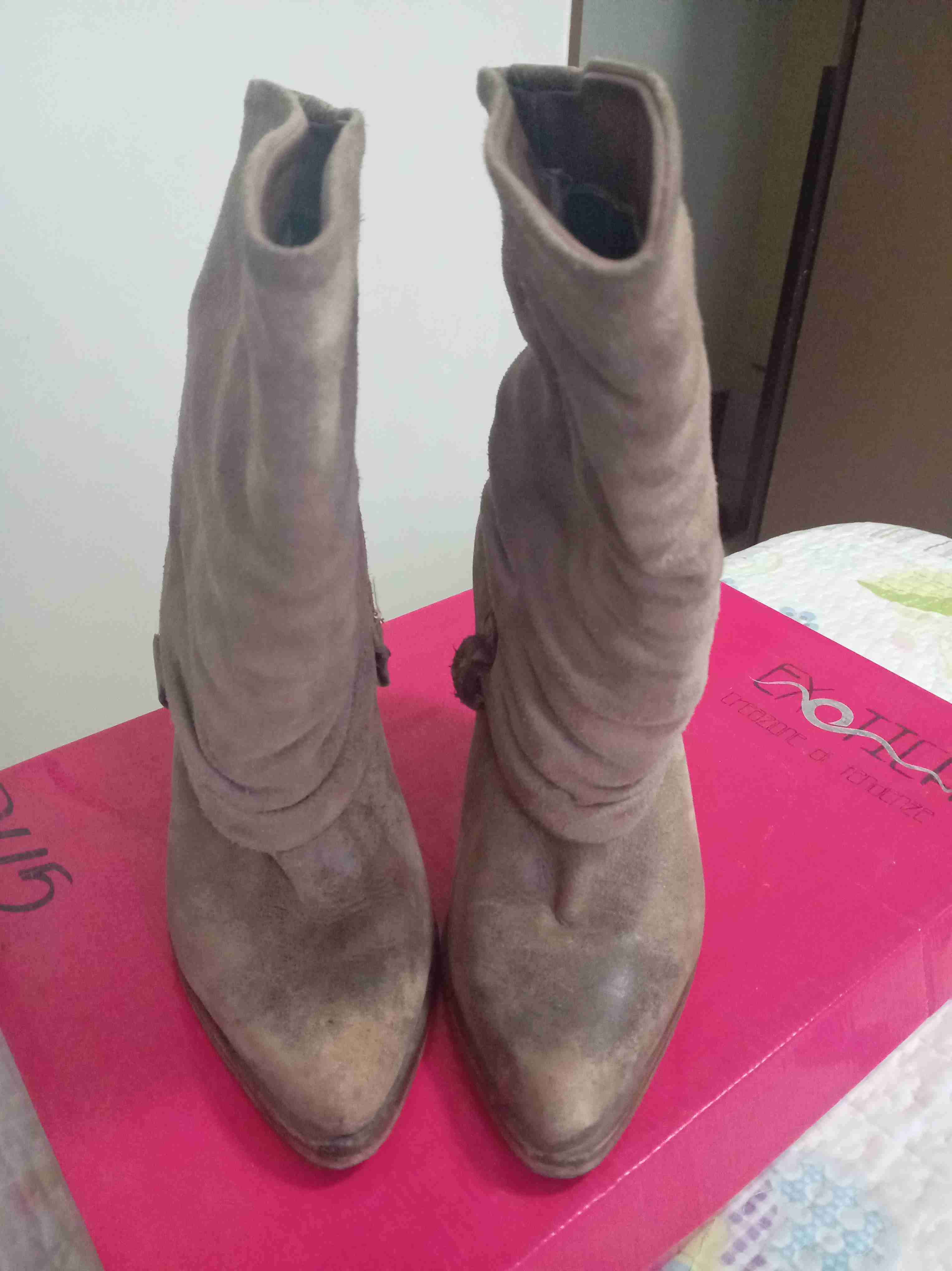 Bota Exótica  usado - miniatura 3