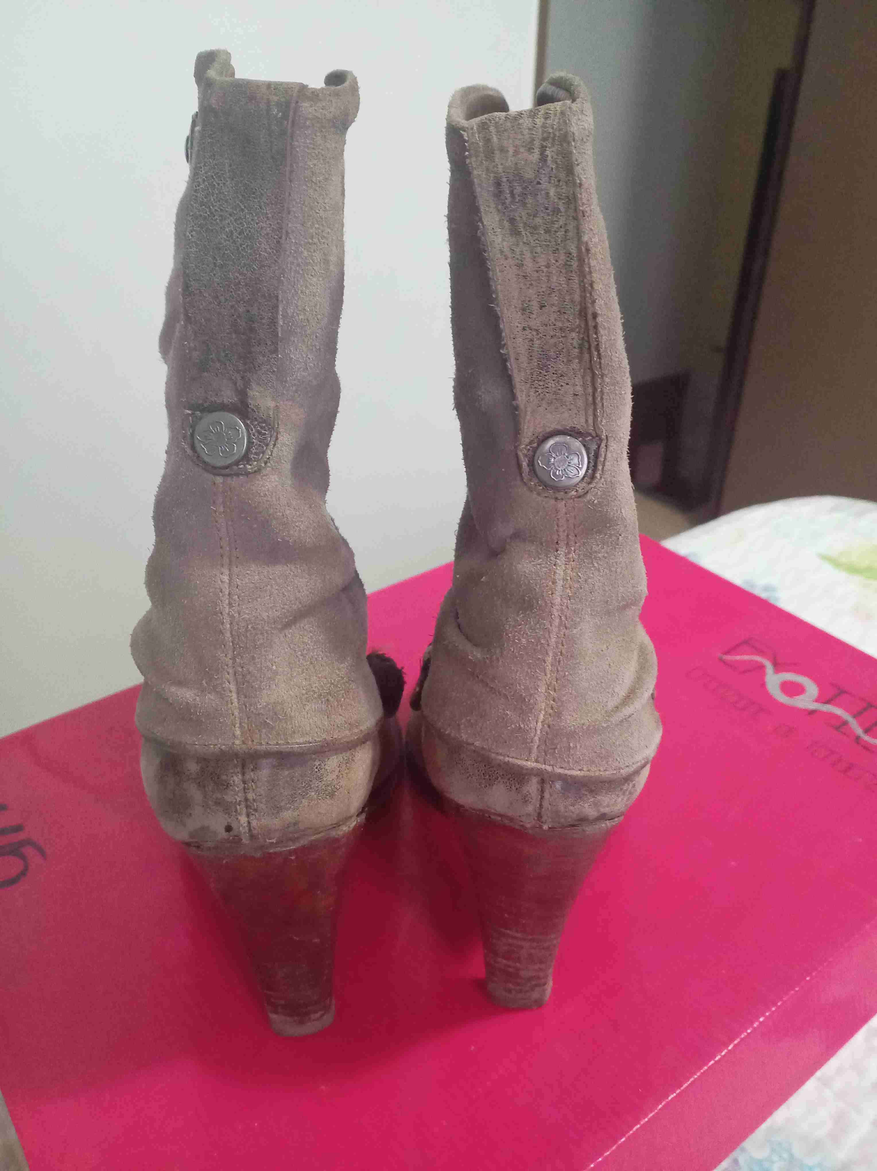 Bota Exótica  usado - miniatura 4