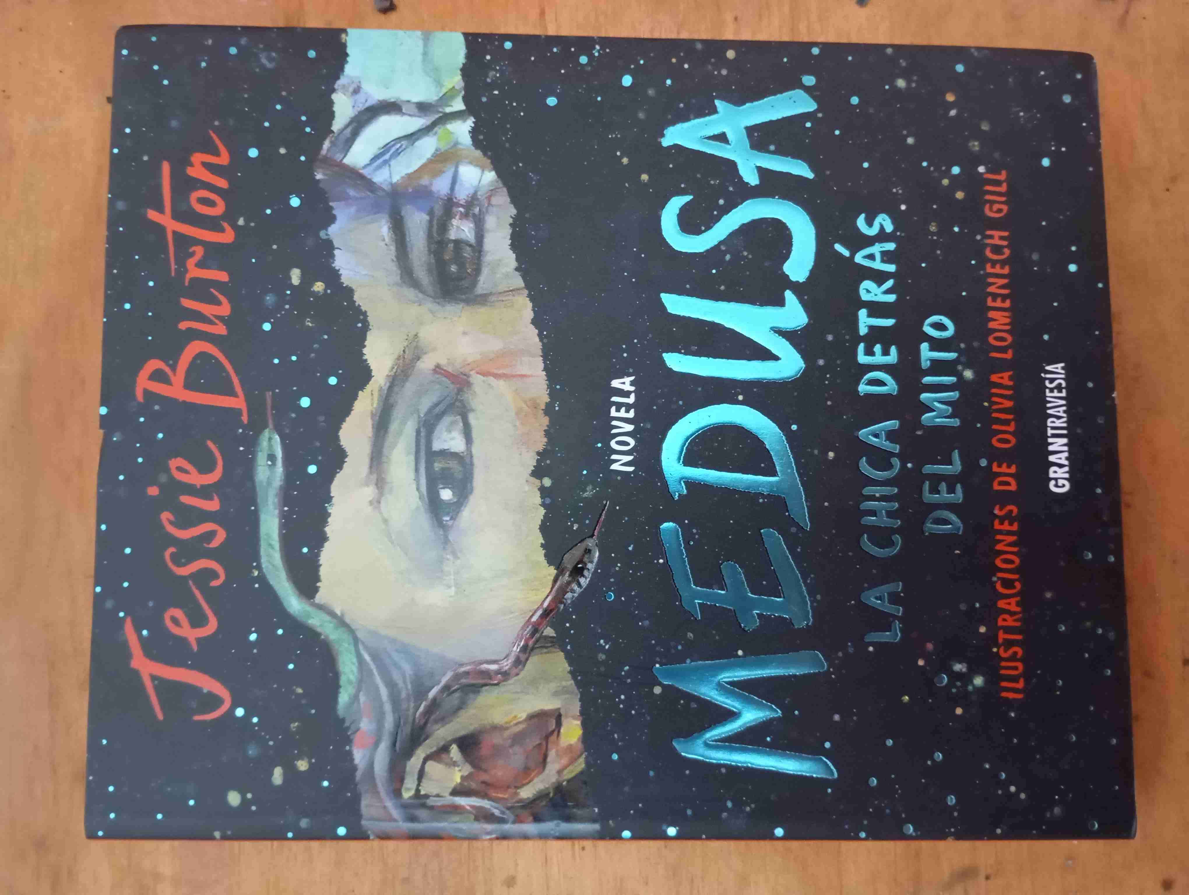 Medusa: La chica detrás del mito