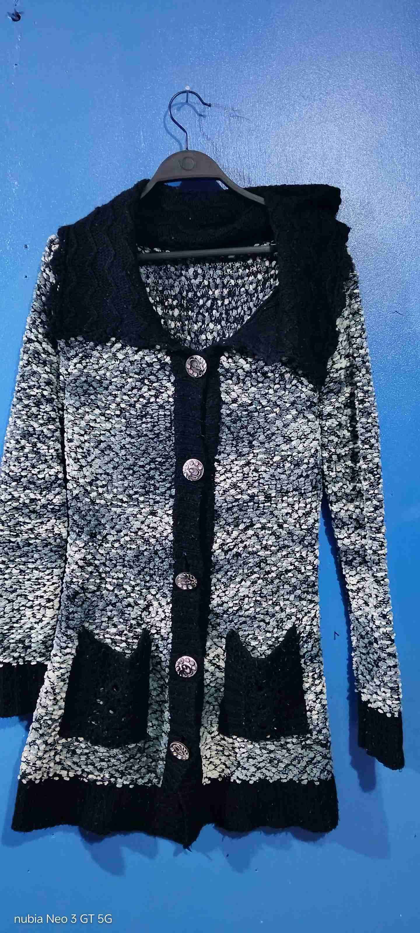 Abrigo tejido en negro y blanco - miniatura 1