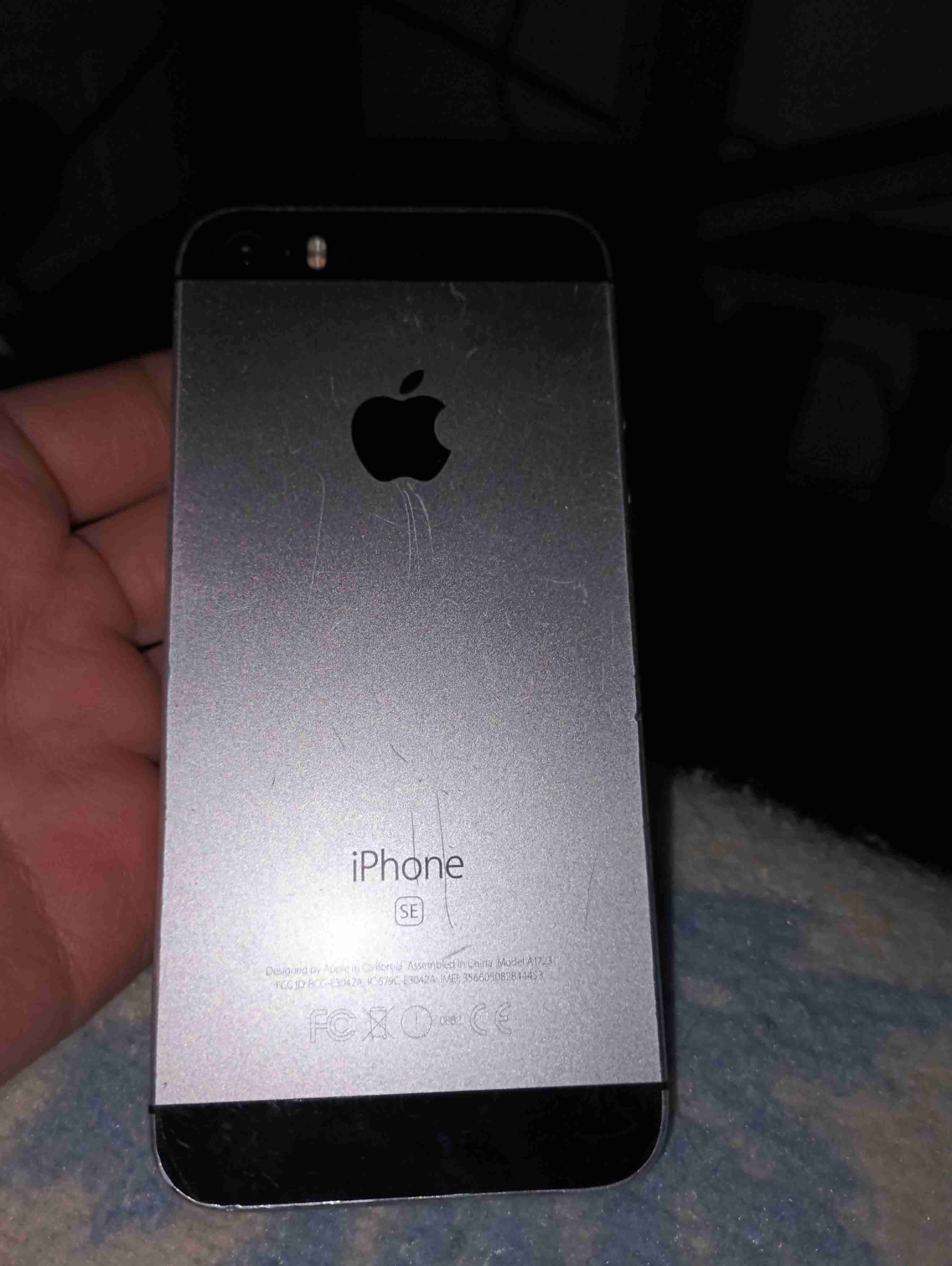 iPhone SE gris - miniatura 1