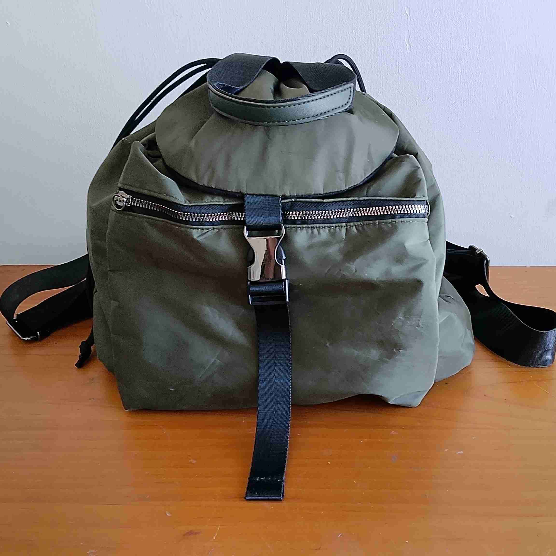 Mochila verde militar con cierre - miniatura 1