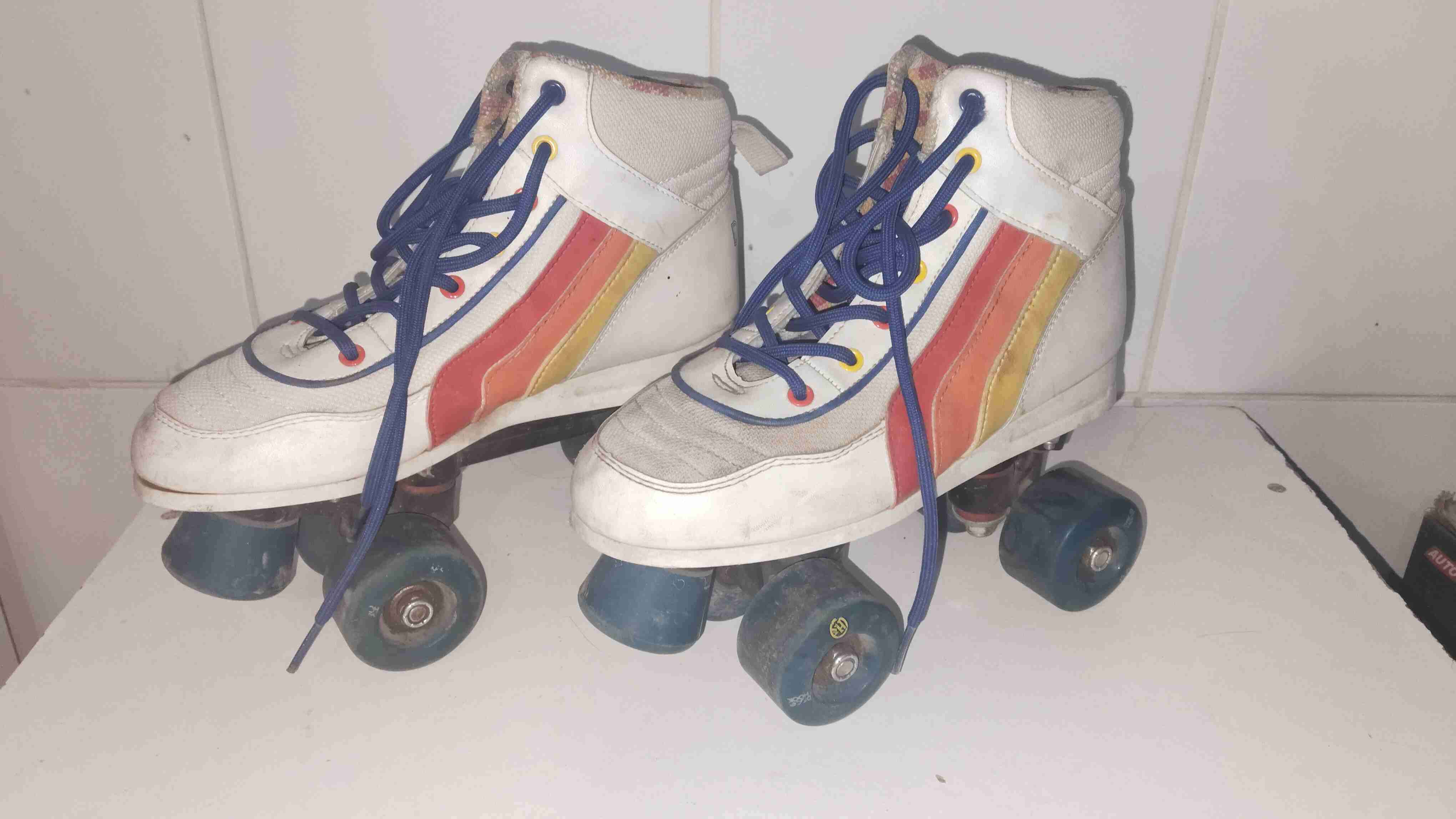 Patines clásicos retro de 4 ruedas - miniatura 1