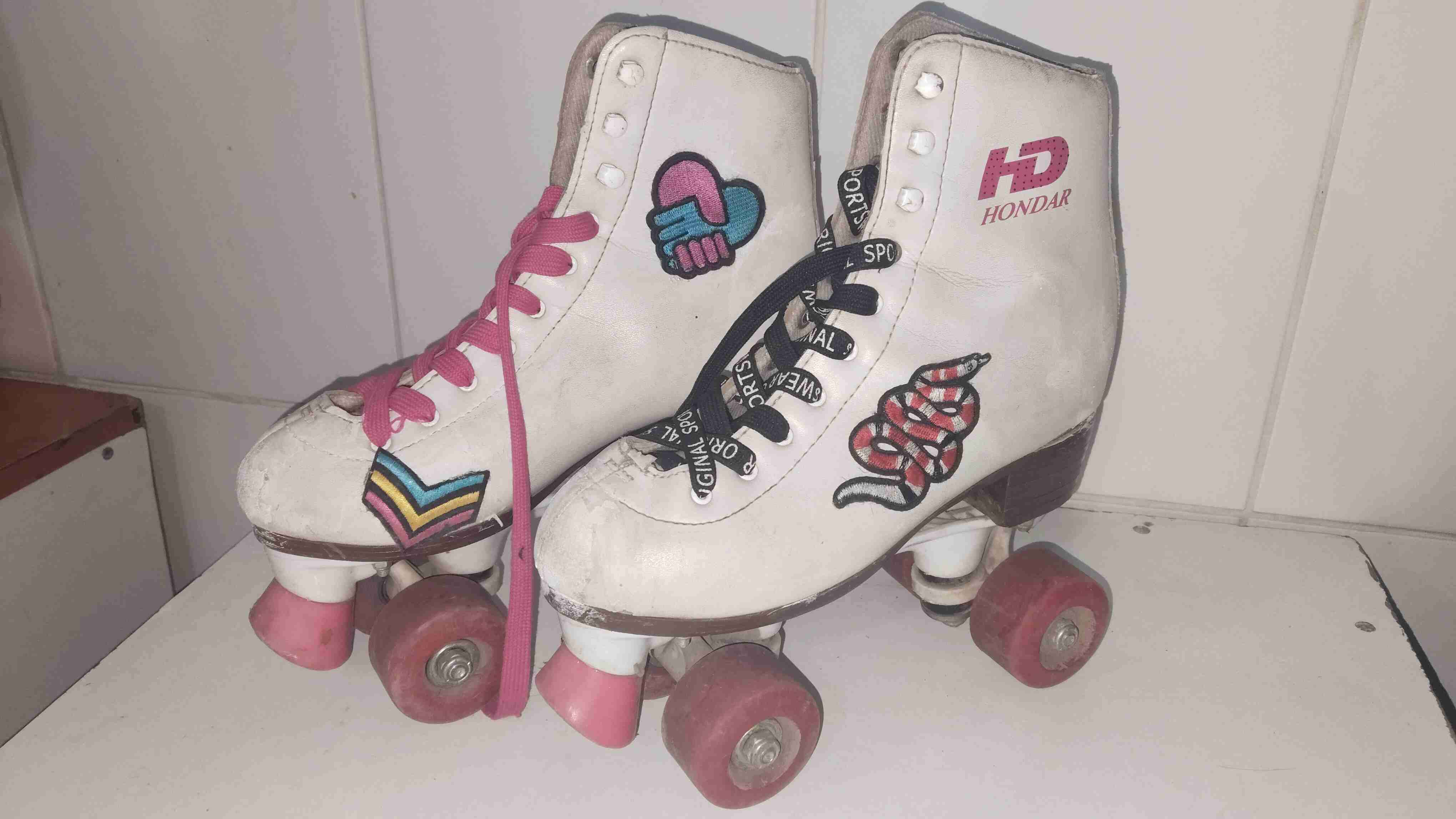 Patines de cuatro ruedas con diseño