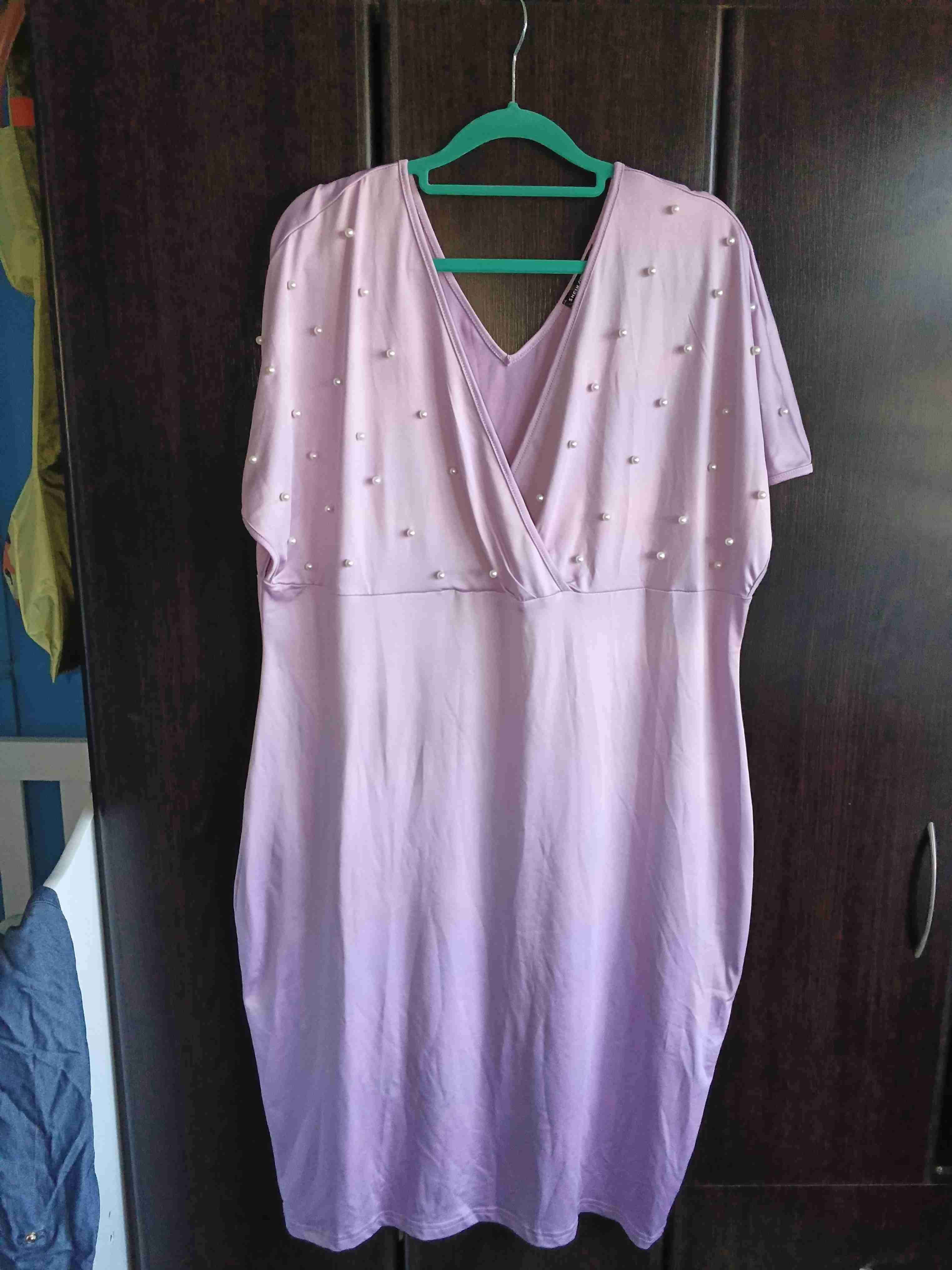 Vestido lila con perlas