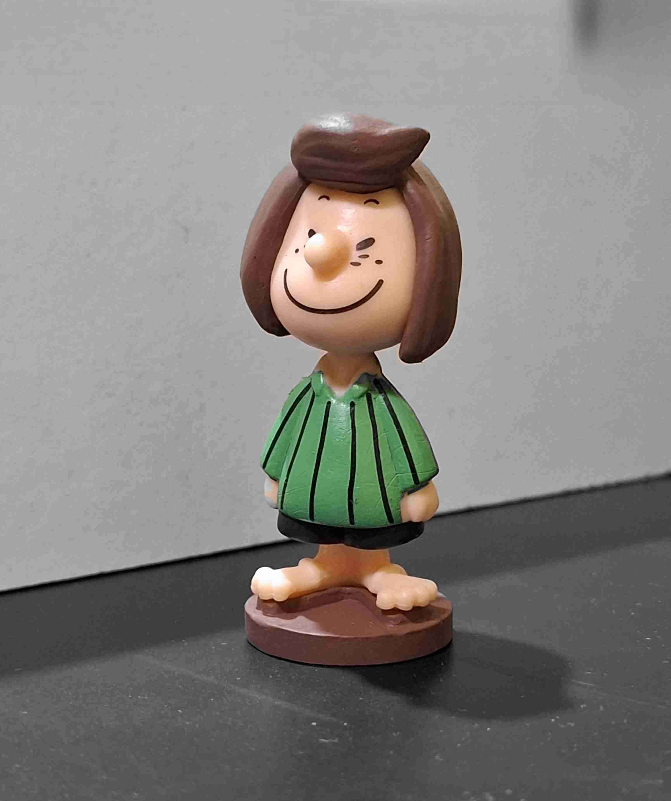 Figuras coleccionables de serie snoopy - miniatura 1
