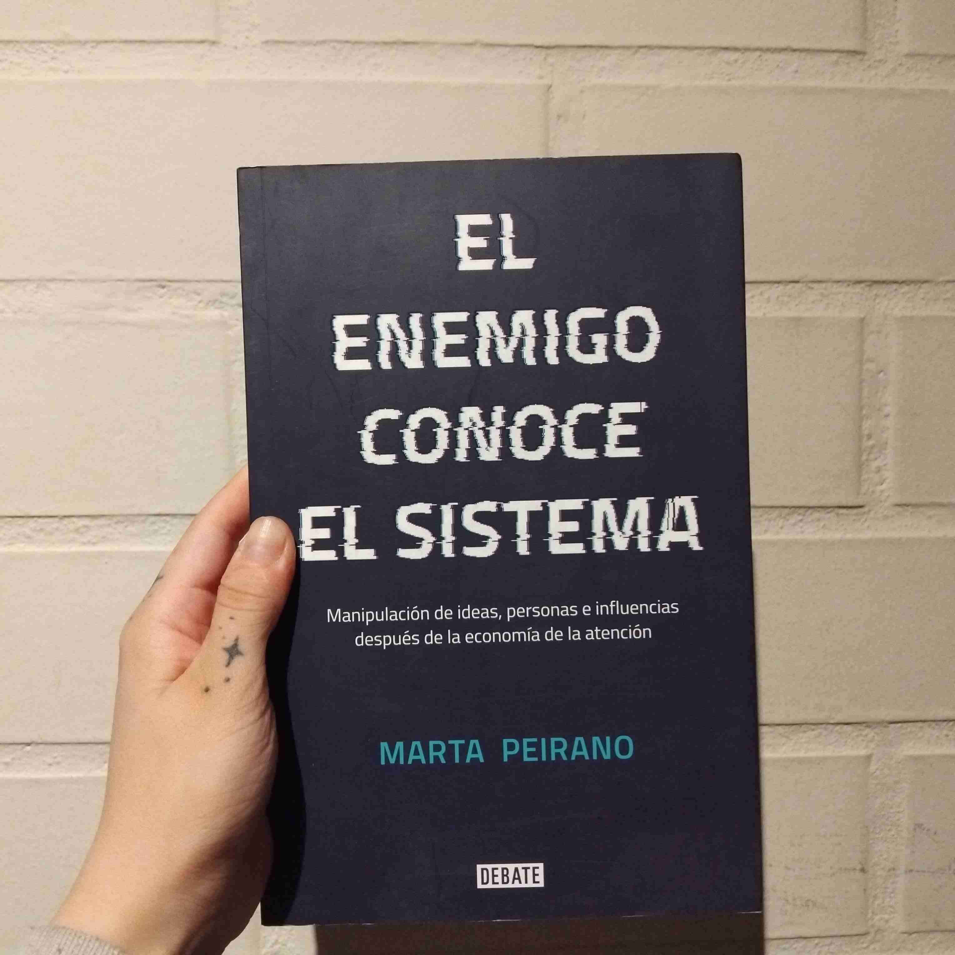Libro 'El enemigo conoce el sistema'