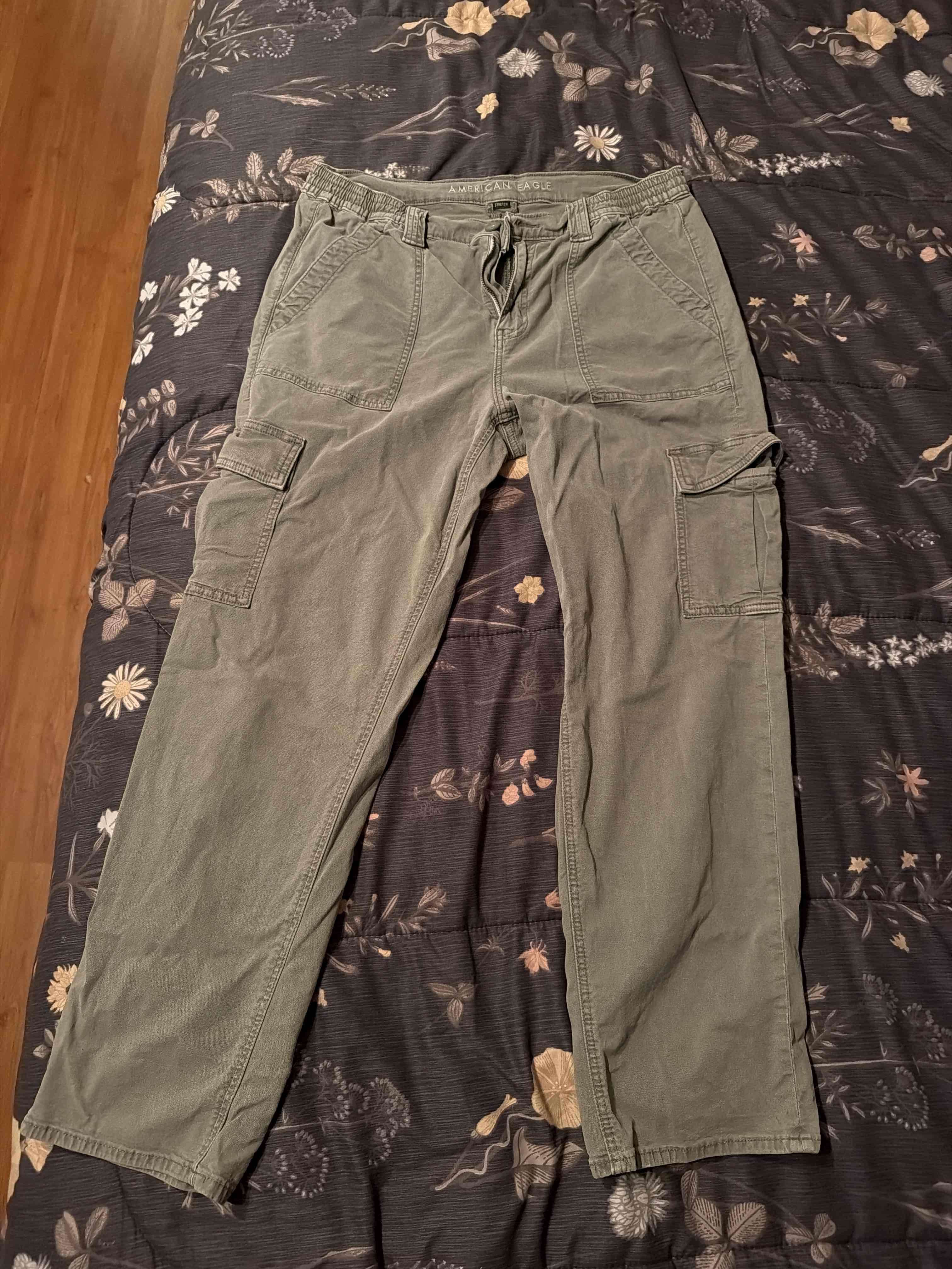 Pantalones cargo verdes American eagle - miniatura 1