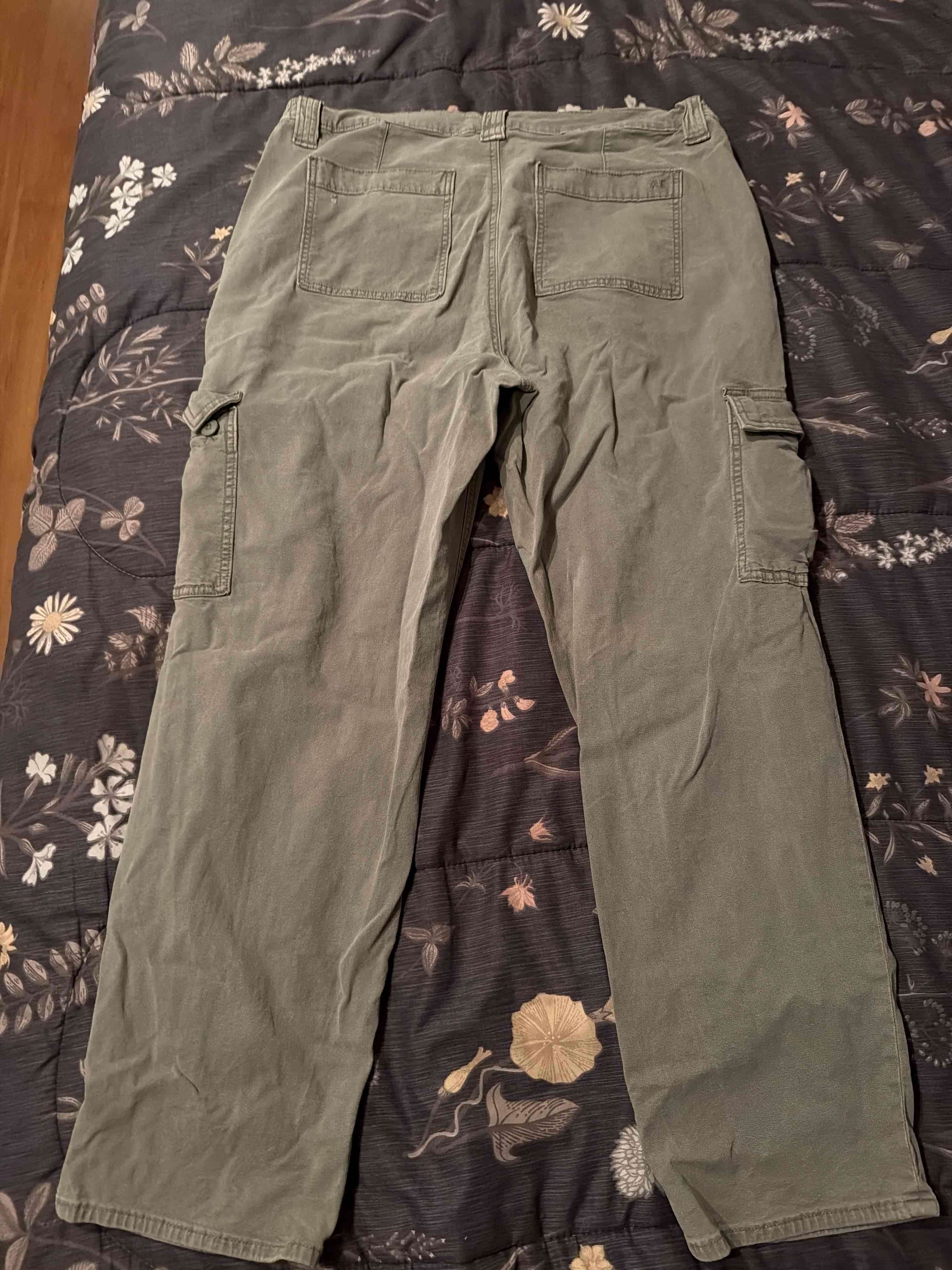 Pantalones cargo verdes American eagle - miniatura 2