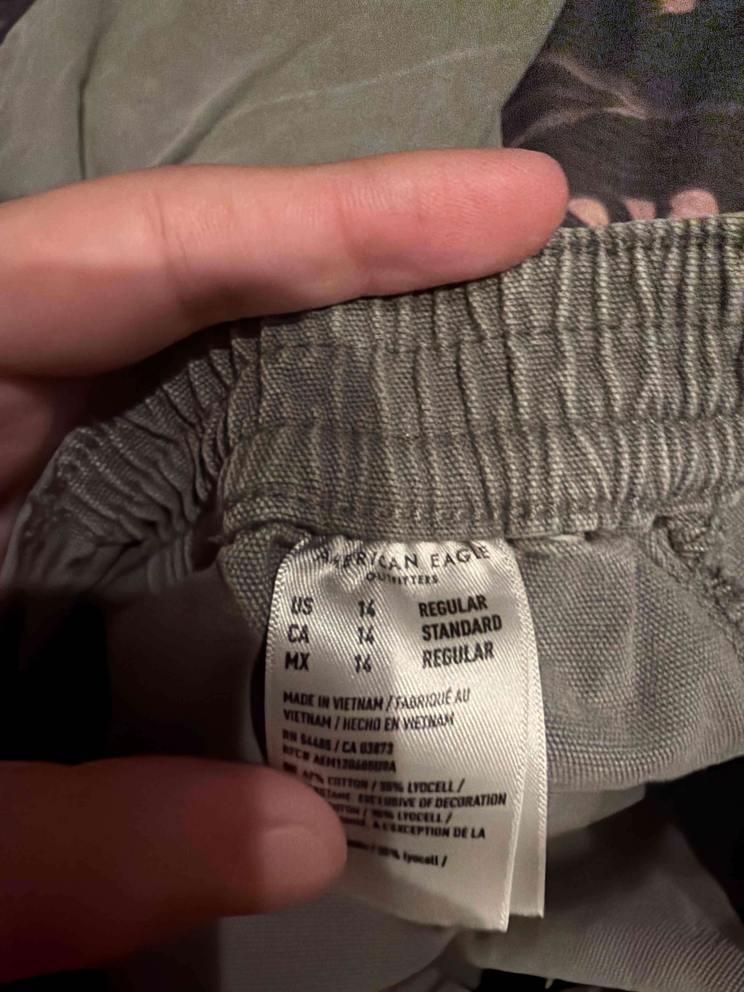 Pantalones cargo verdes American eagle - miniatura 4