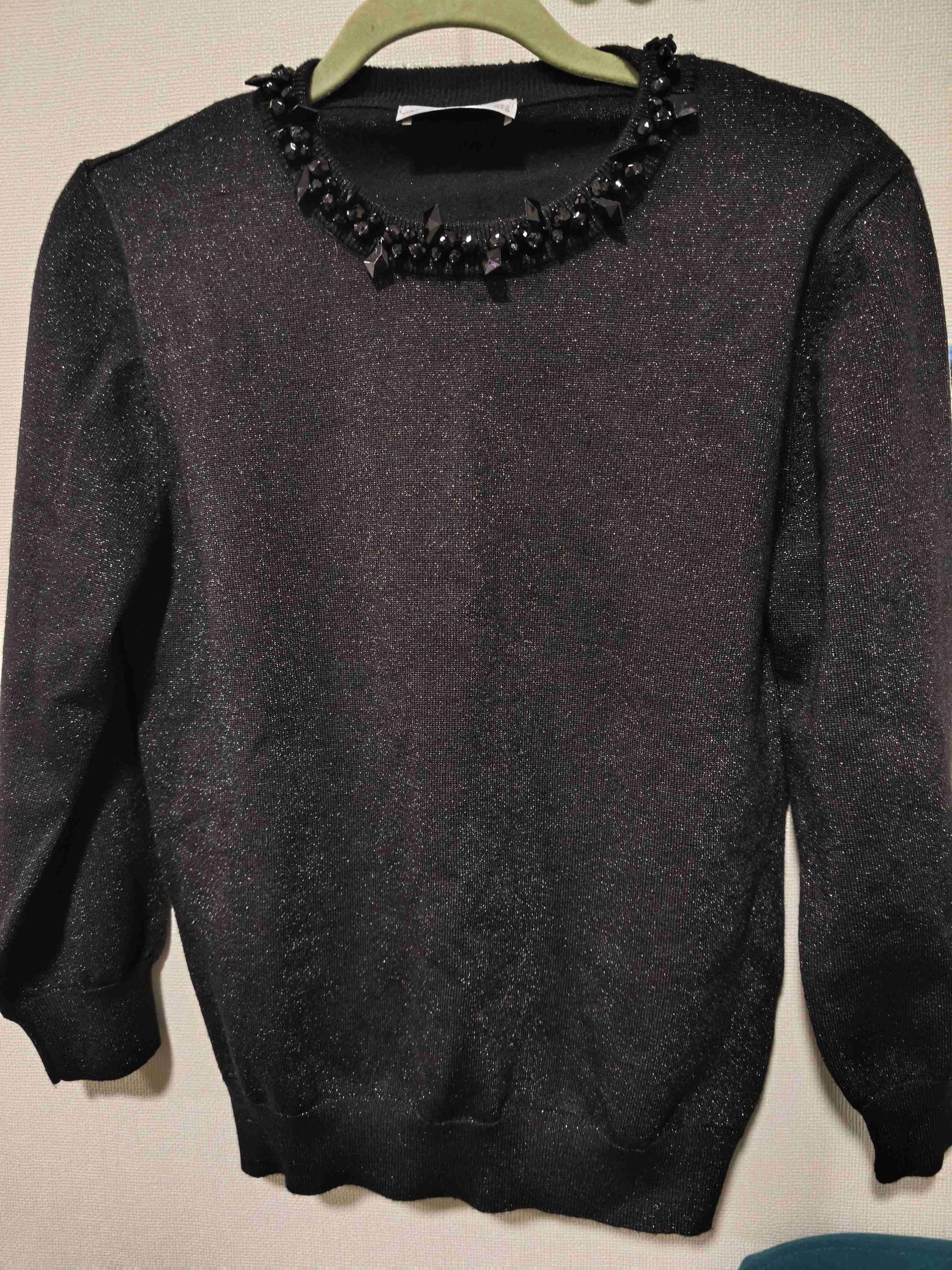 Suéter negro con pedrería - miniatura 1