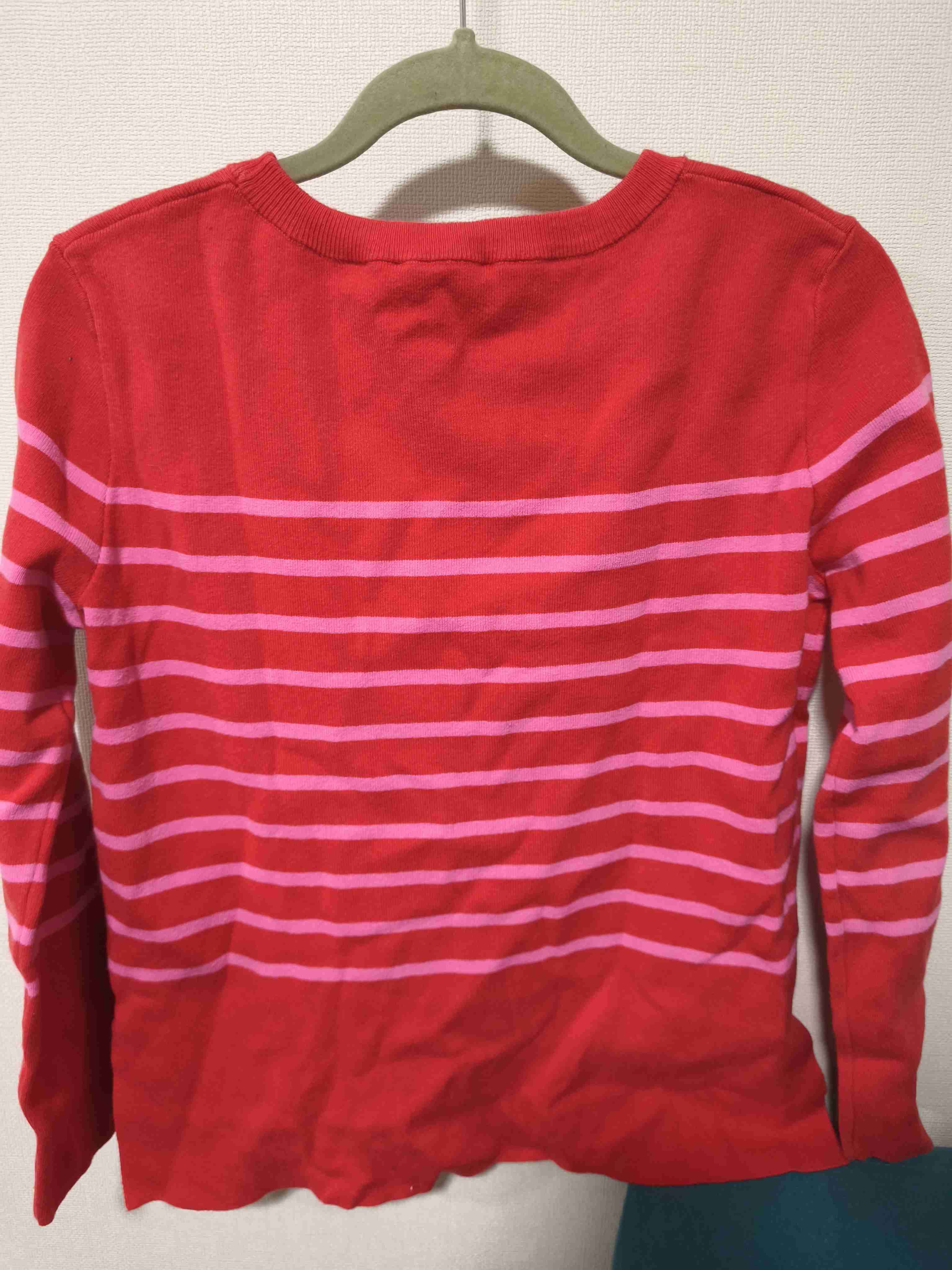 Suéter rayado rojo y rosado - miniatura 2