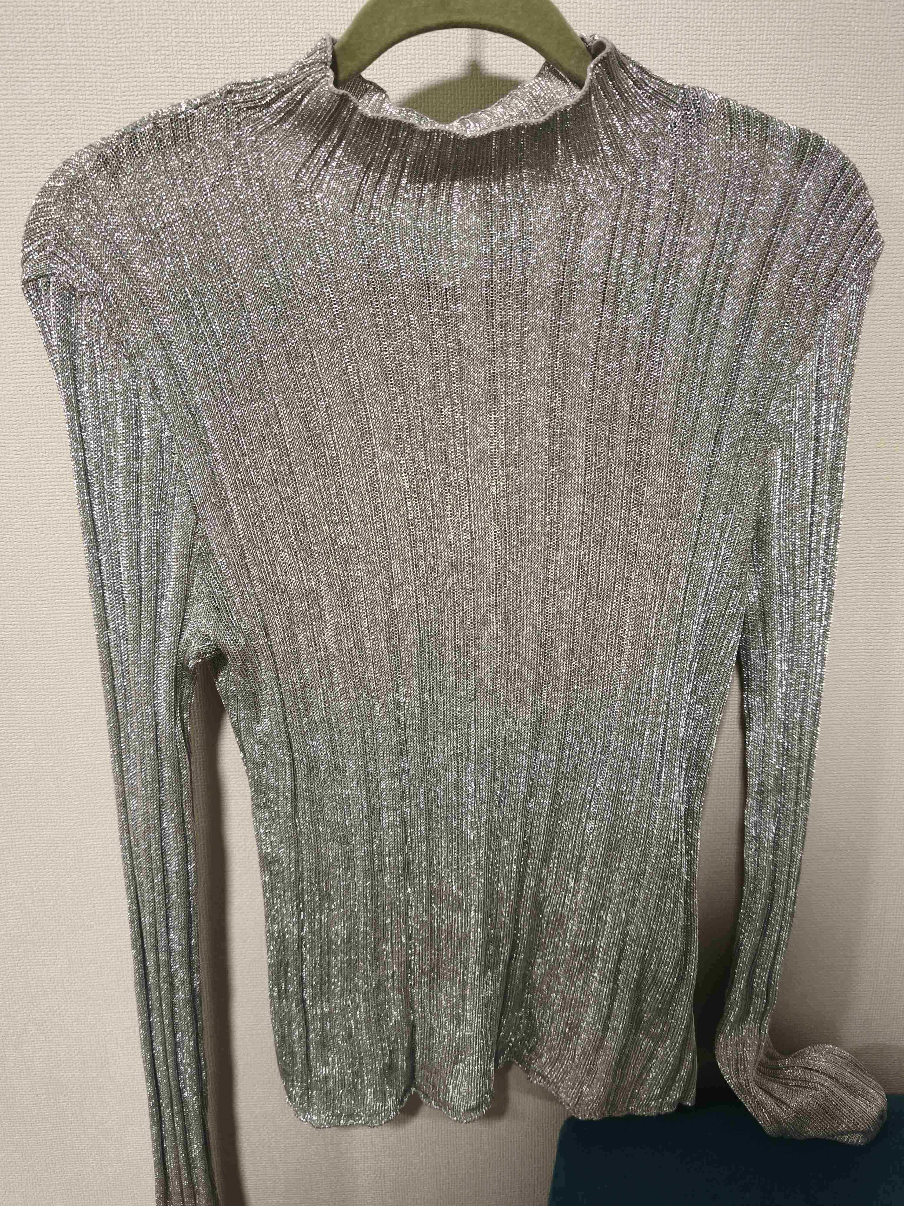 Suéter brillante metalizado