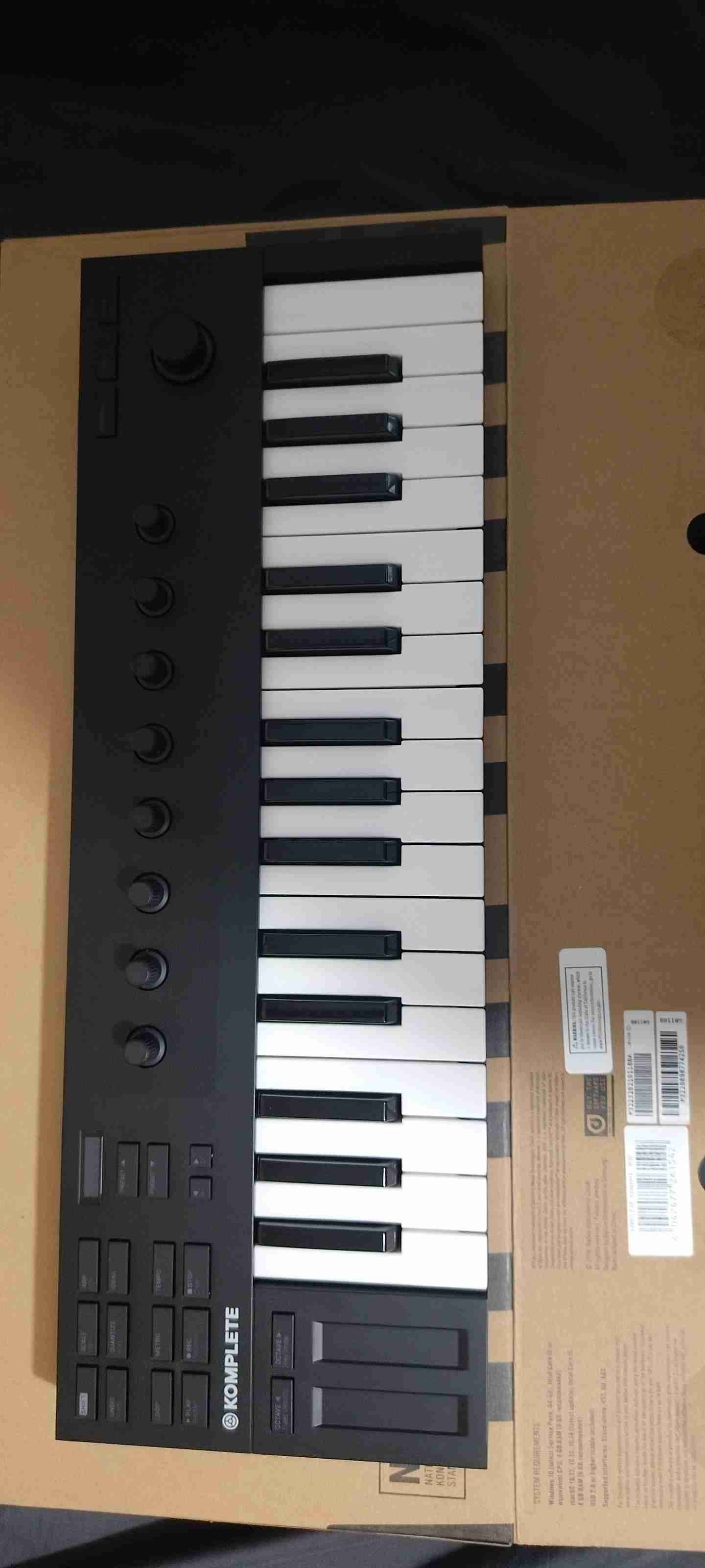 Controlador MIDI Komplete Kontrol M32 - miniatura 1