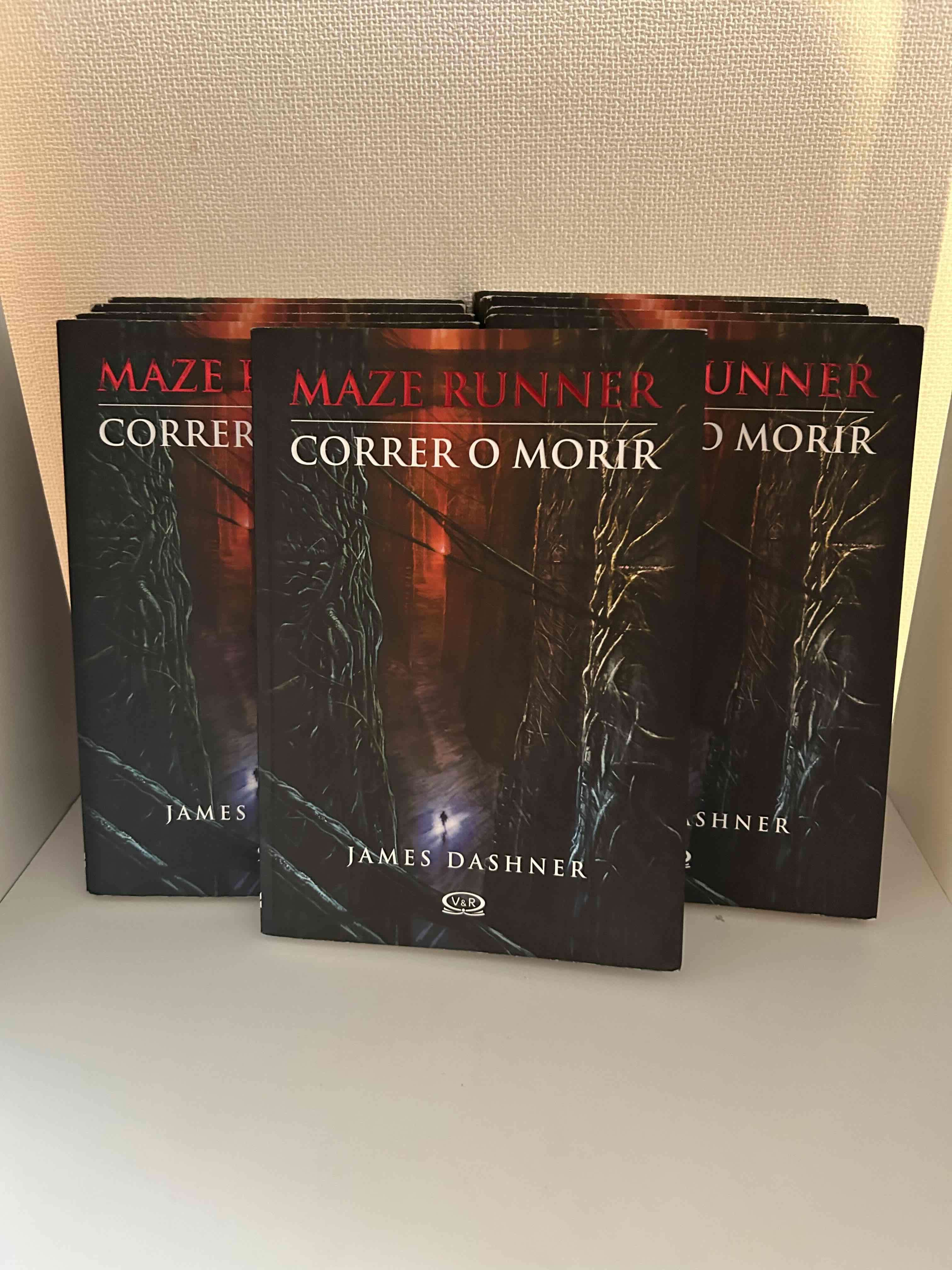 Libros Maze Runner perfecto estado 10.000 c/u - miniatura 1