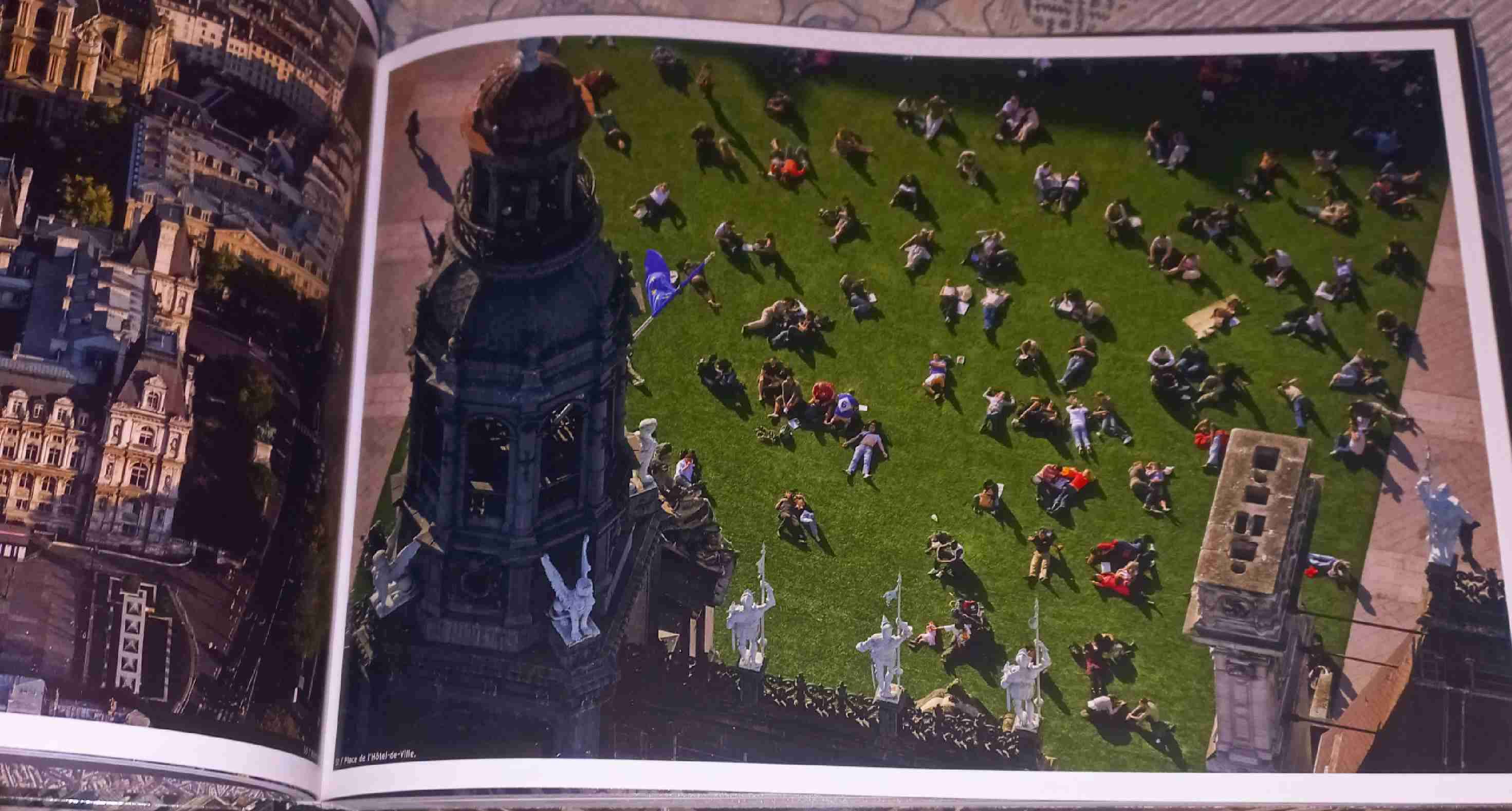 Libro 'Paris From Above' - miniatura 2