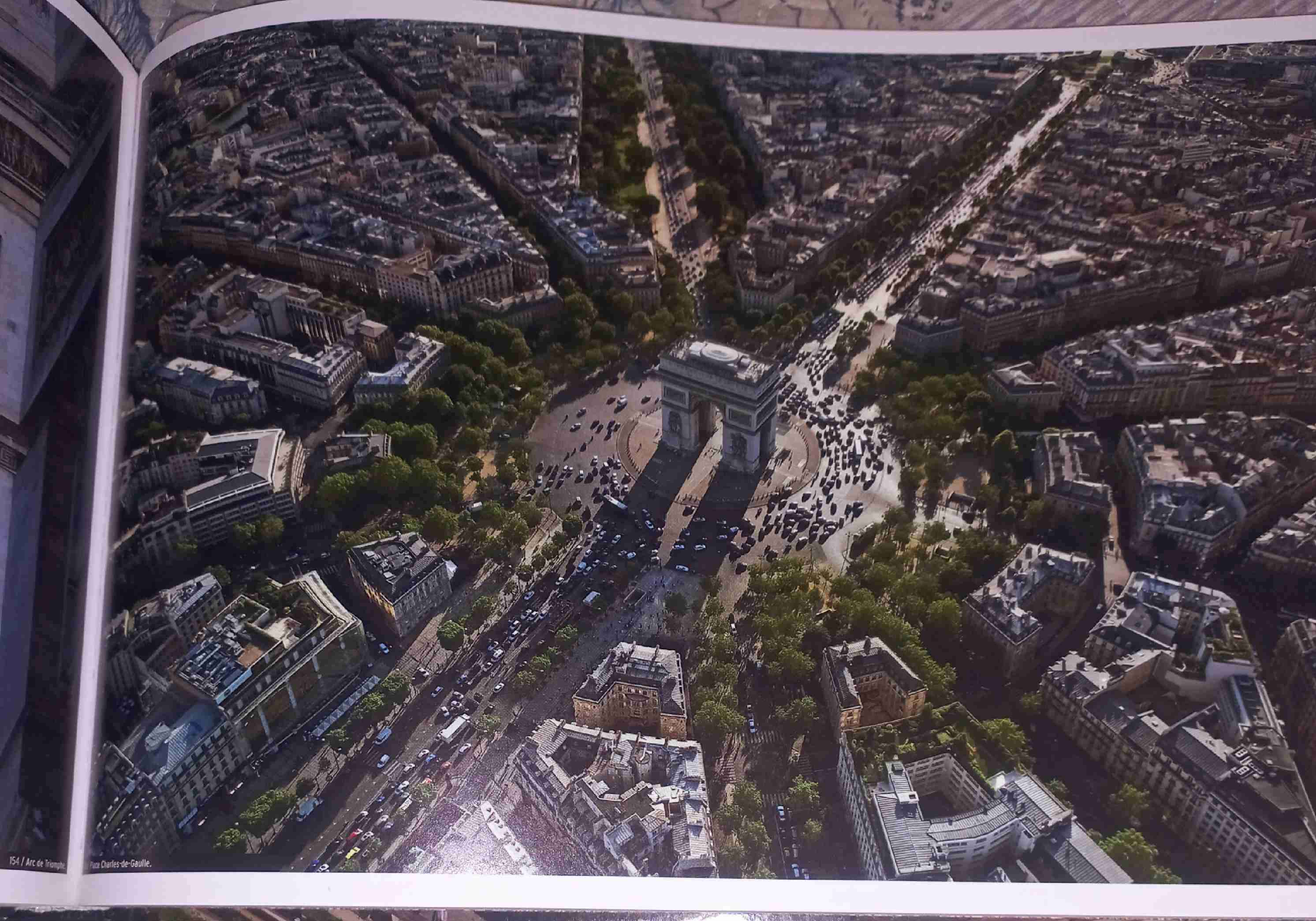 Libro 'Paris From Above' - miniatura 4