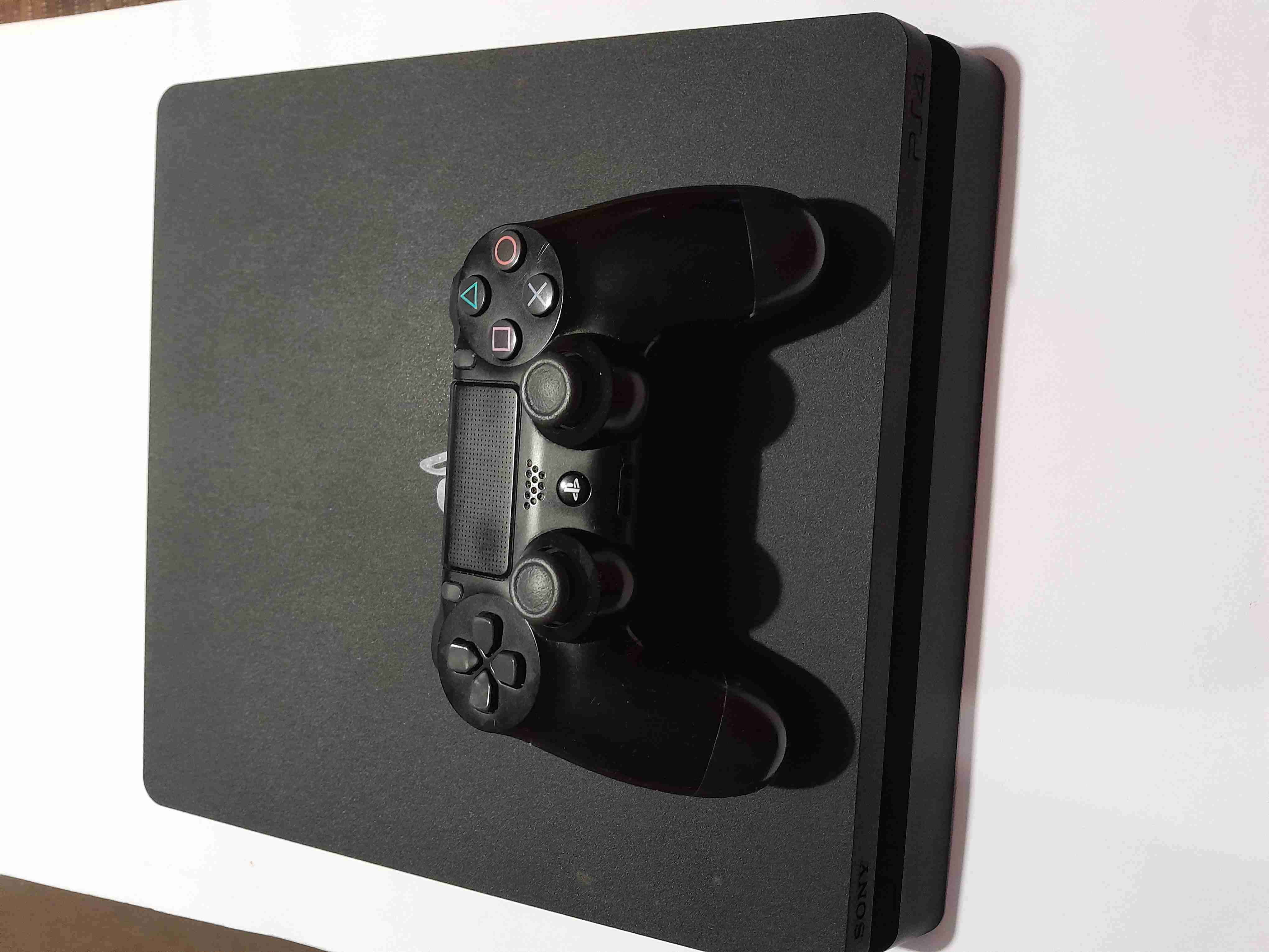 PlayStation 4 Slim 800gb con control + 2 juegos - miniatura 3