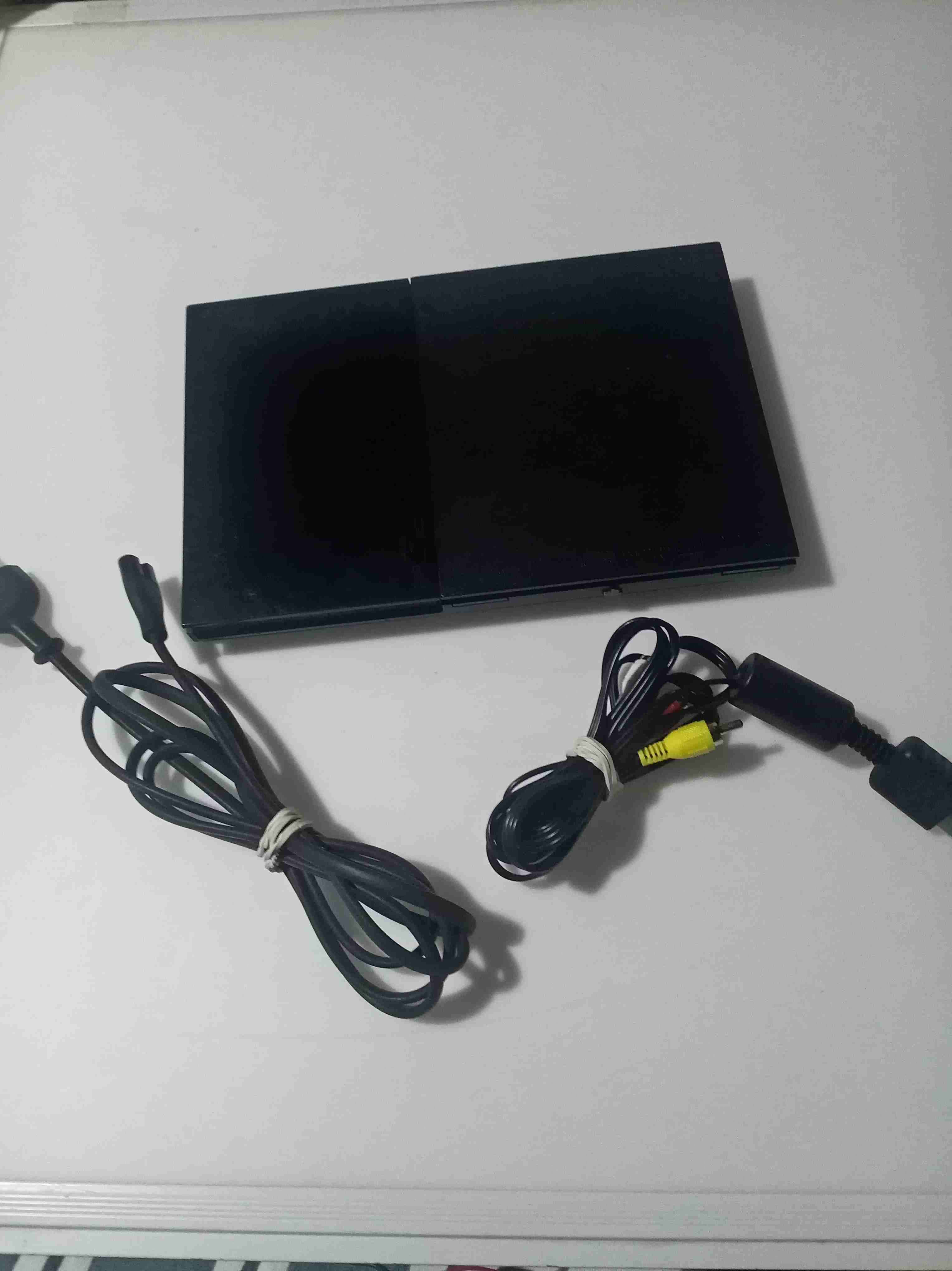 Consola de videojuegos con cables