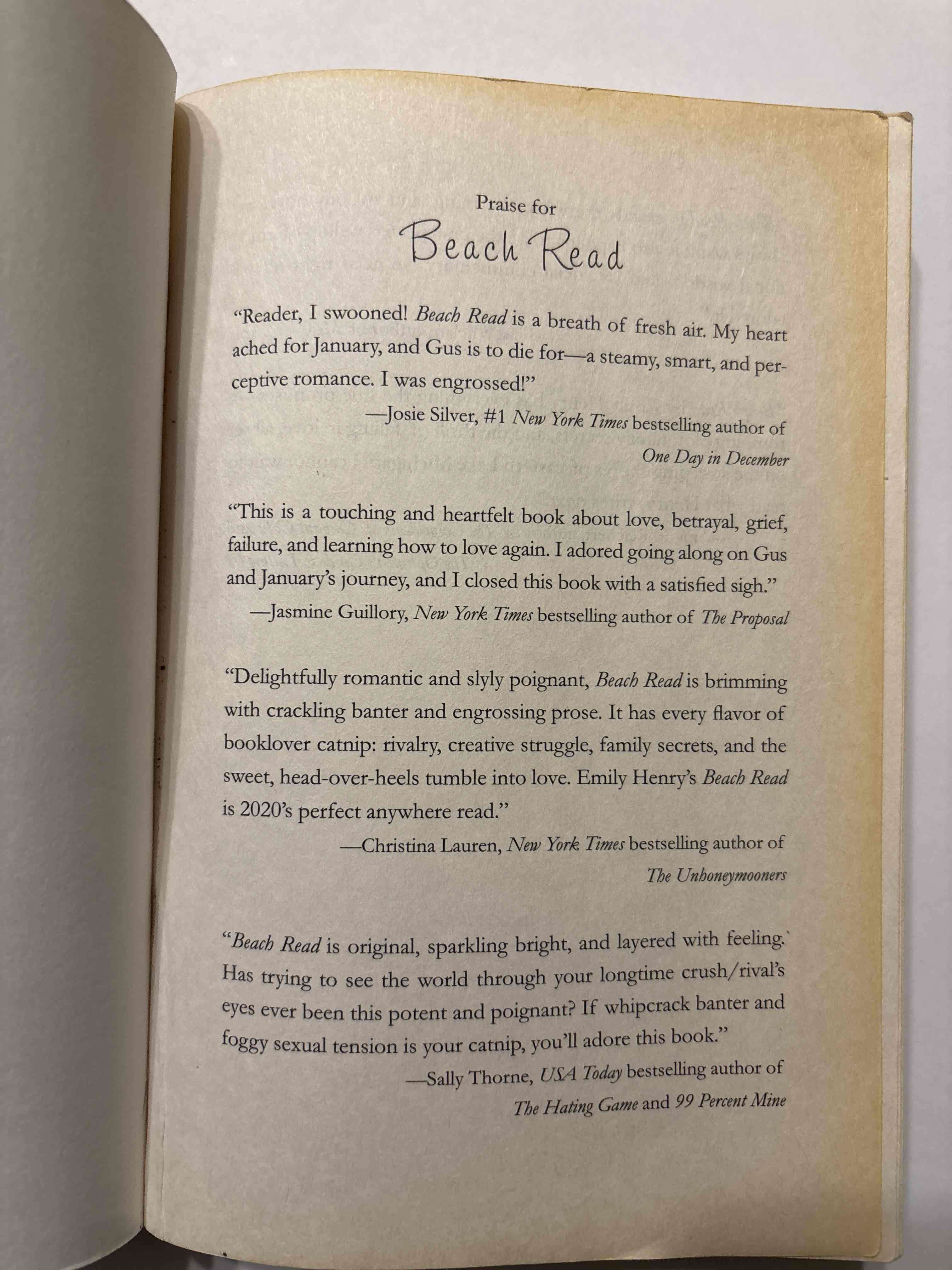 Libro 'Beach Read' por Emily Henry - miniatura 2