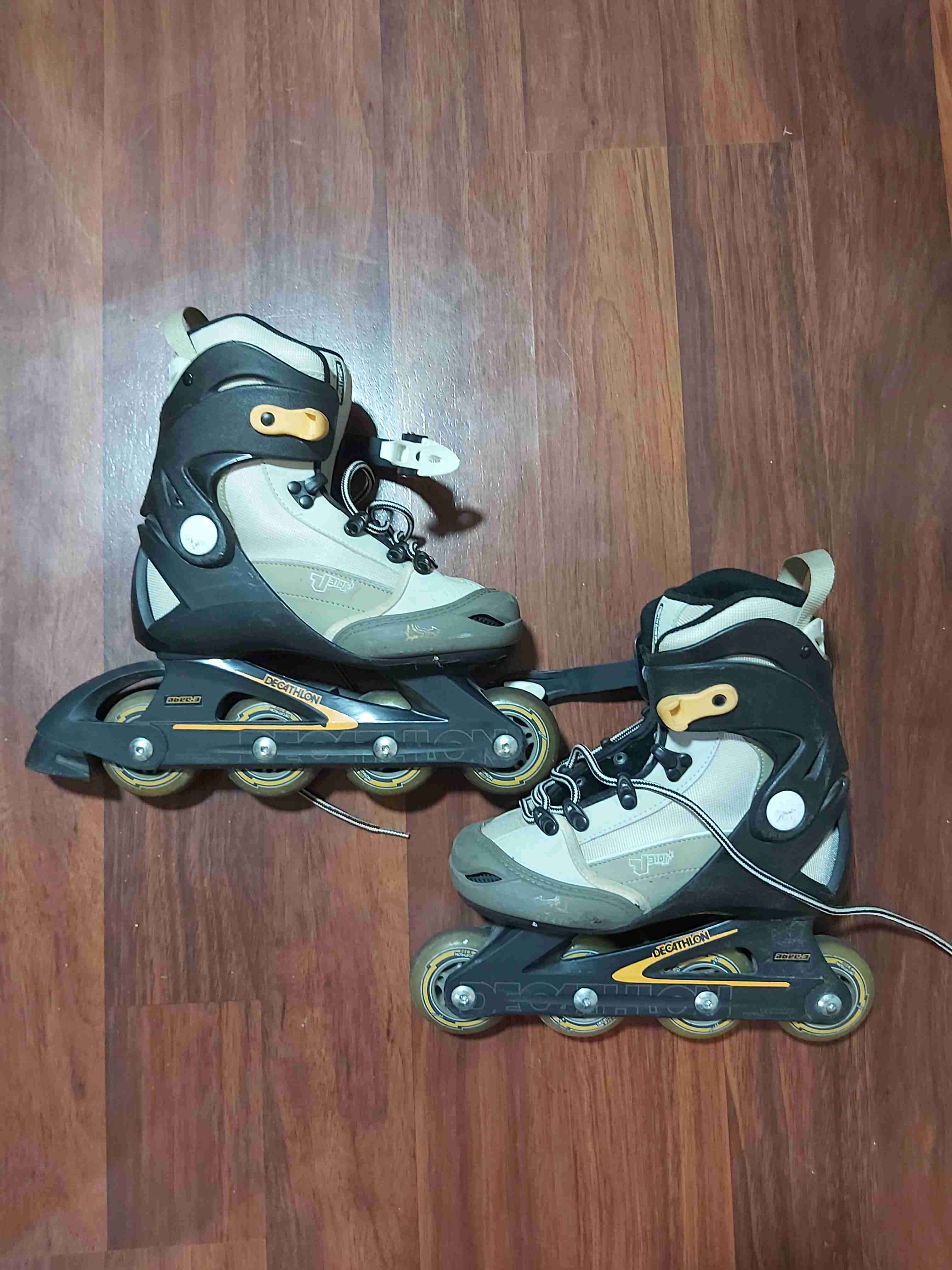 Patines en línea roller beige y negro - miniatura 2