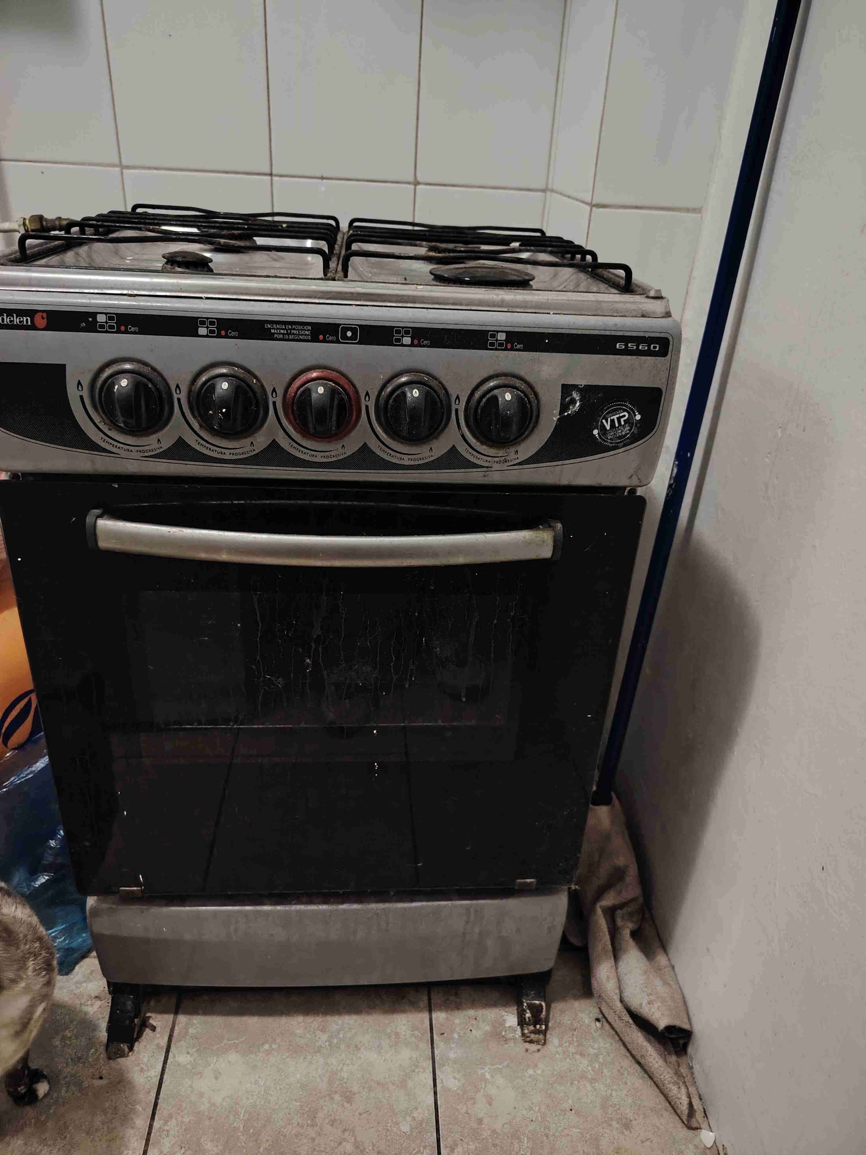 Cocina a gas cuatro quemadores