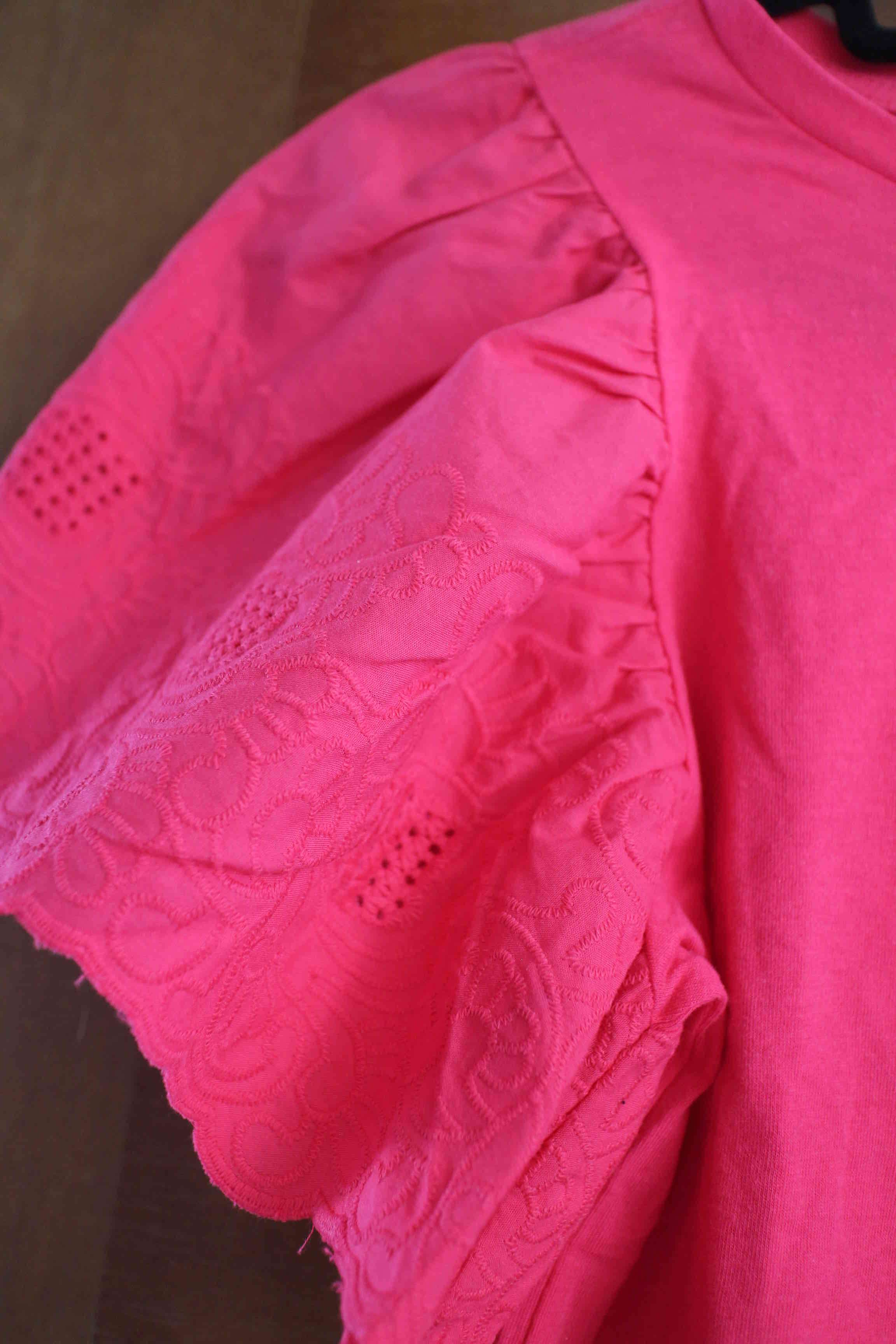 Polera rosa con mangas abullonadas - miniatura 4