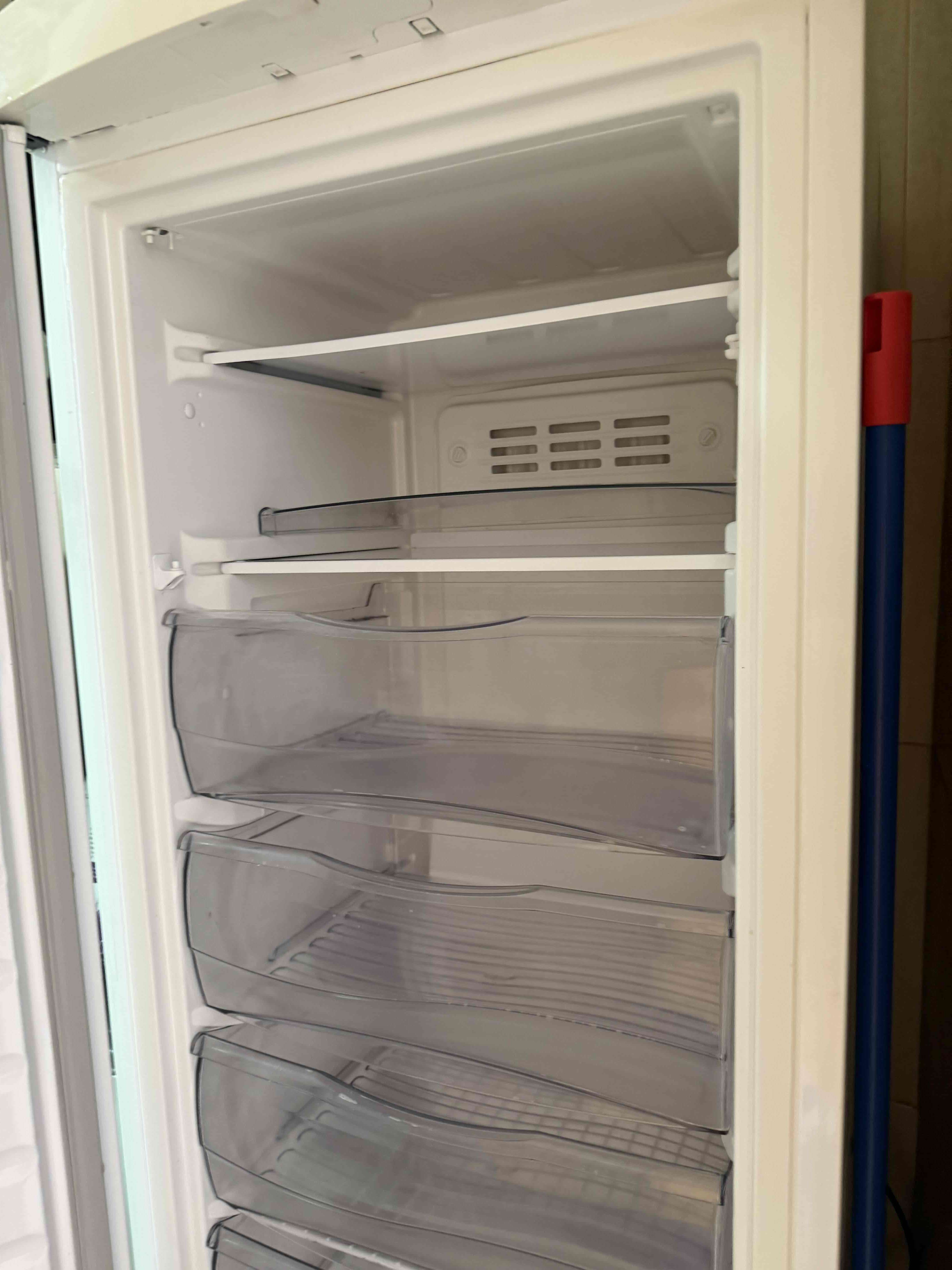 Freezer vertical  Whirlpool usado - miniatura 6