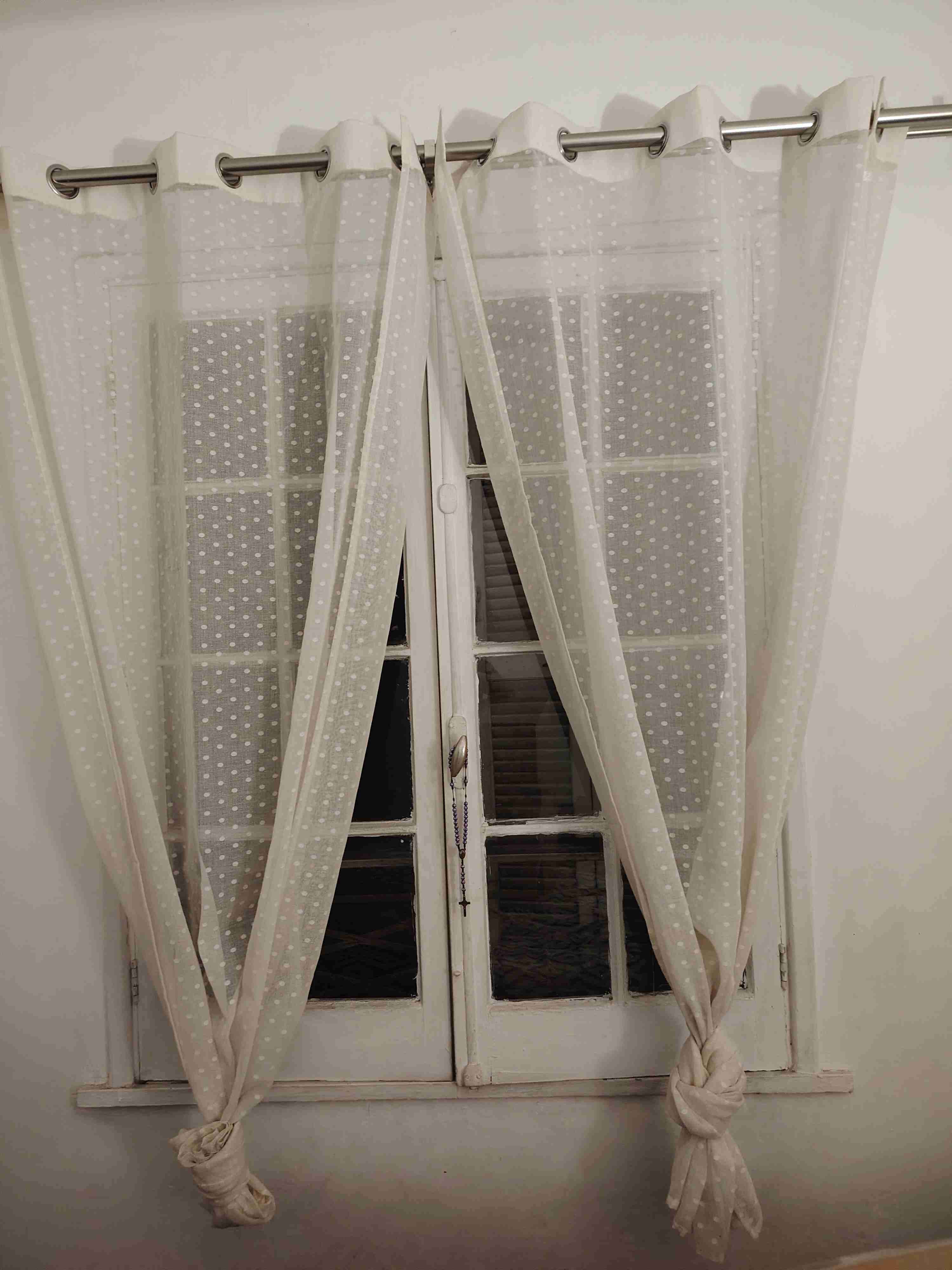 Cortinas blancas con ojales