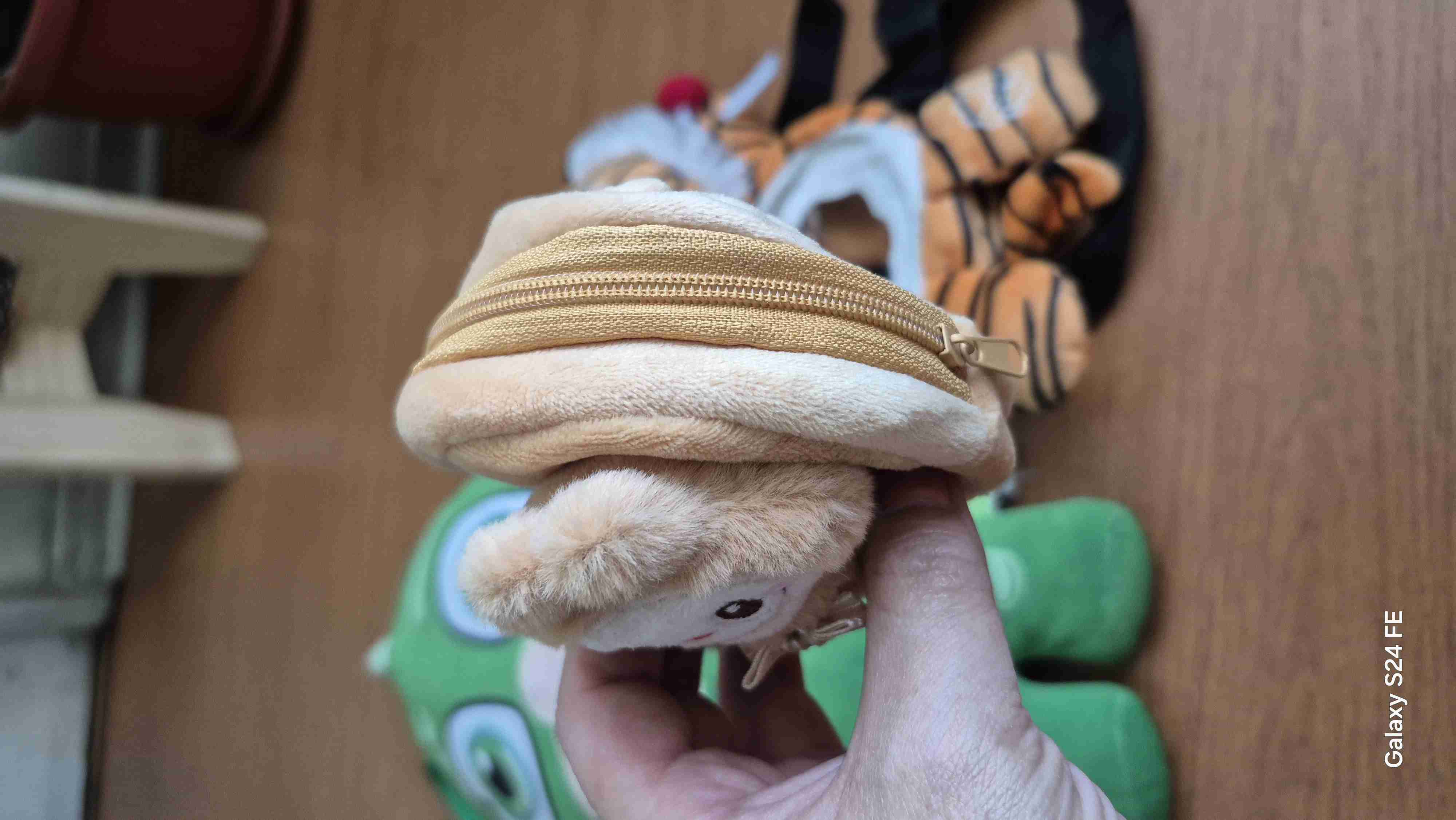 Juguete de peluche arlequín colorido - miniatura 6