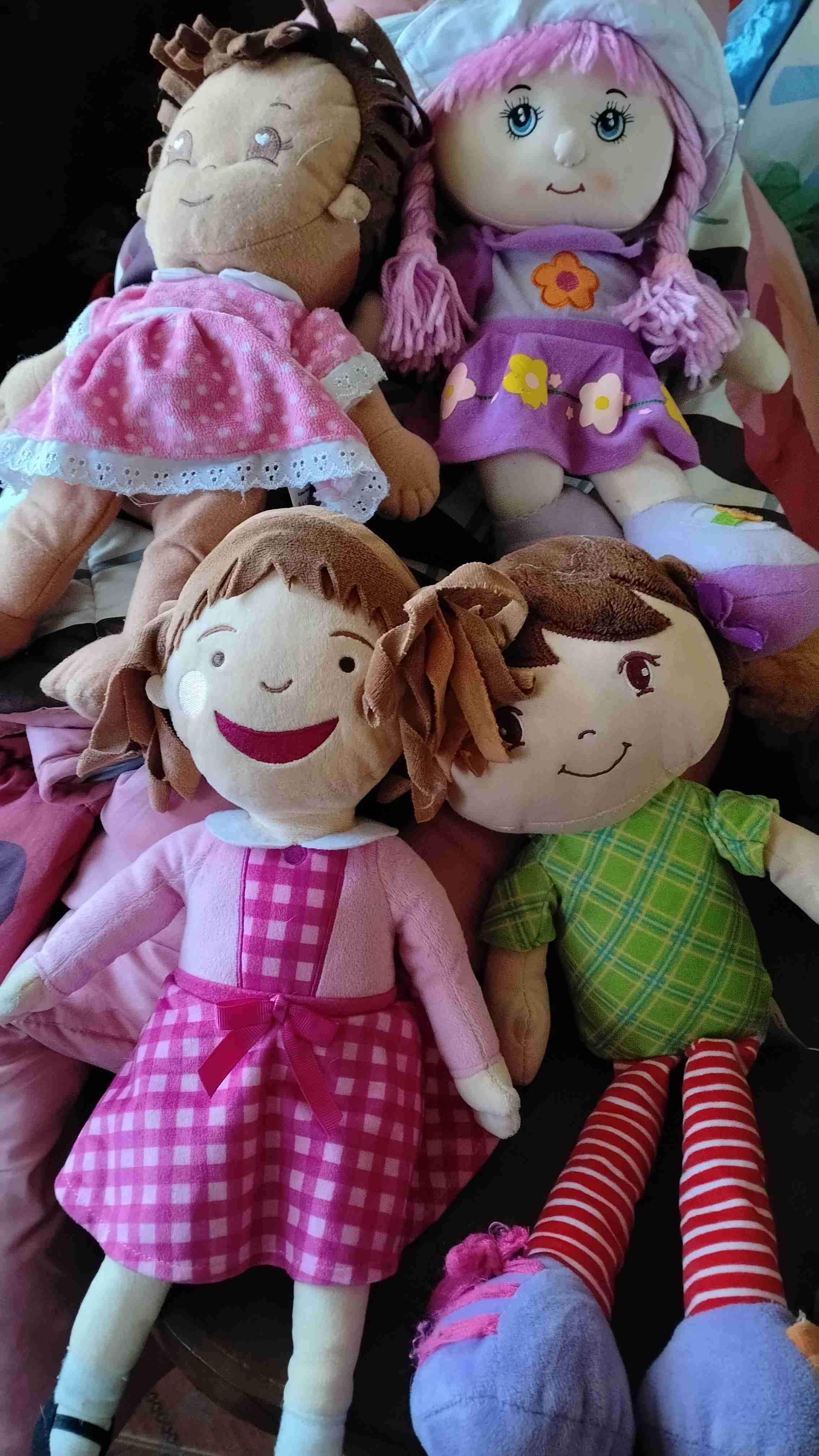 Muñecas de tela coloridas