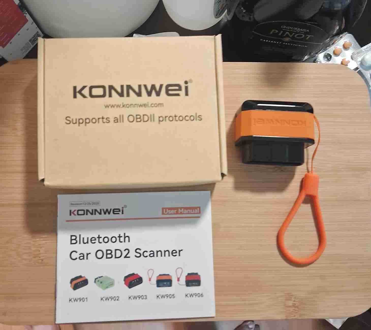 Escáner OBD2 Bluetooth Konnwei - miniatura 1