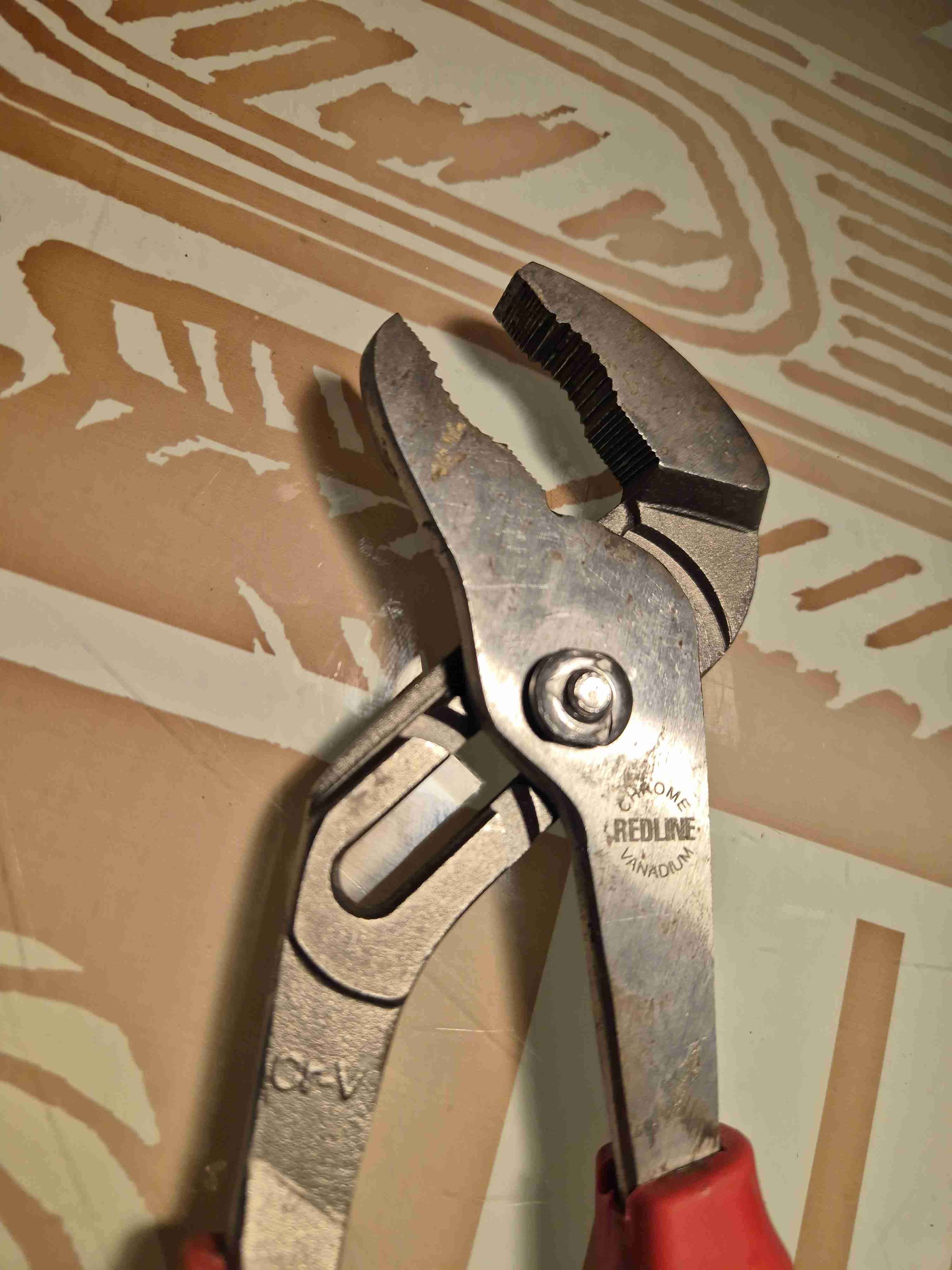 Alicates pico de loro 10" Redline - miniatura 2