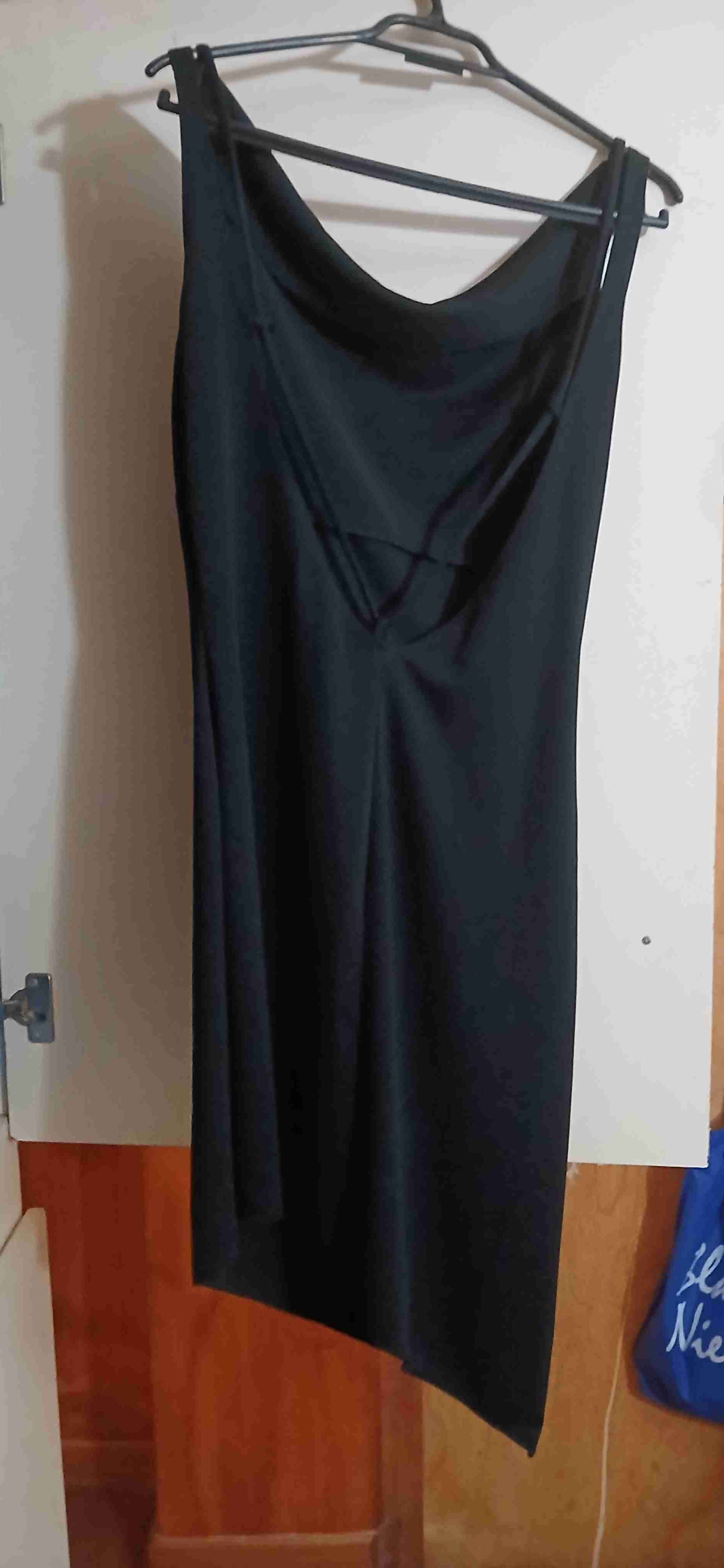 Vestido negro,blanco floral y azul - miniatura 6