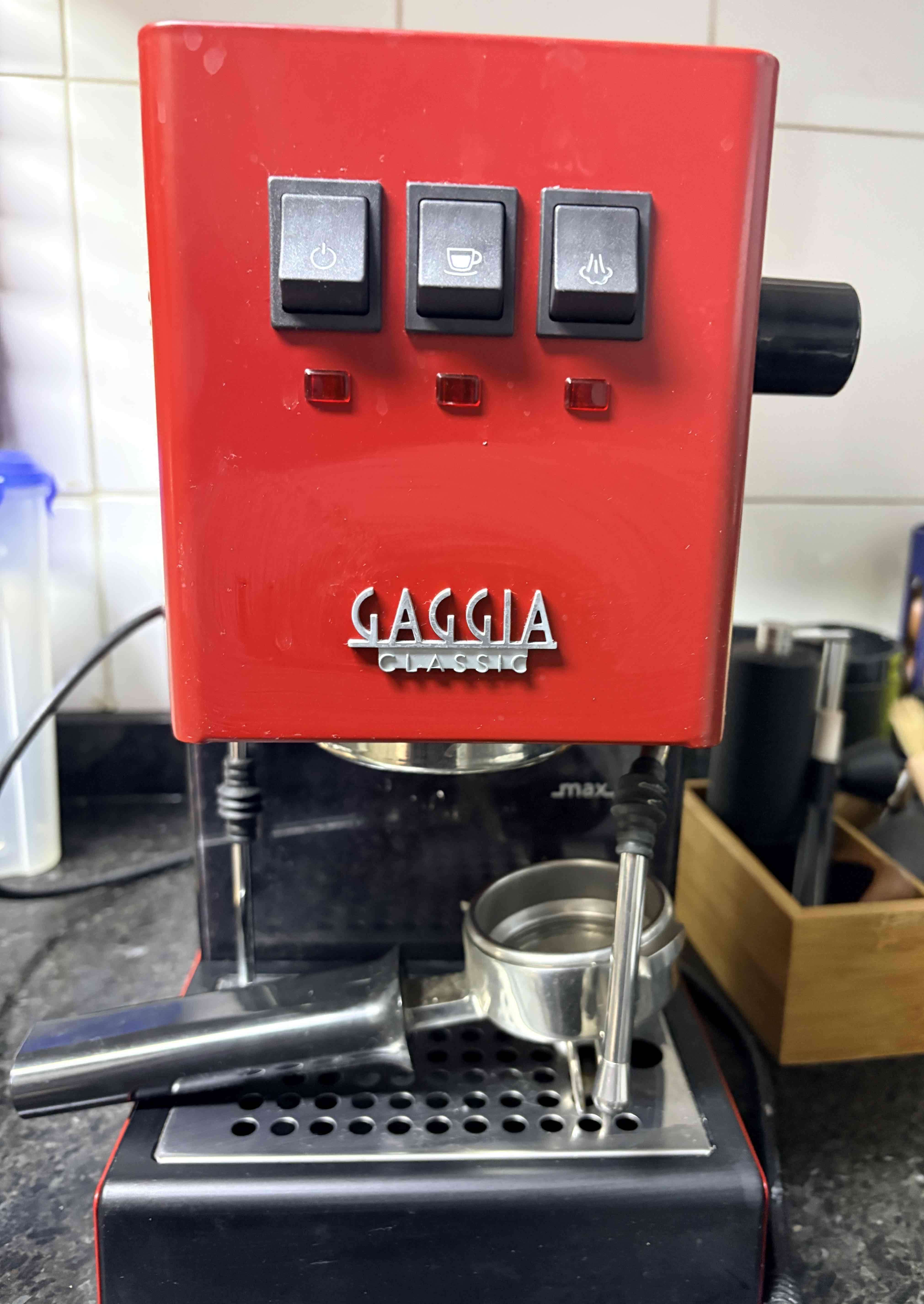 Máquina de café Gaggia Classic roja - miniatura 2