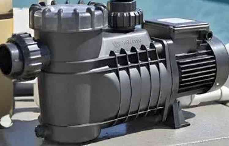 Bomba de agua y filtro para piscina - miniatura 1