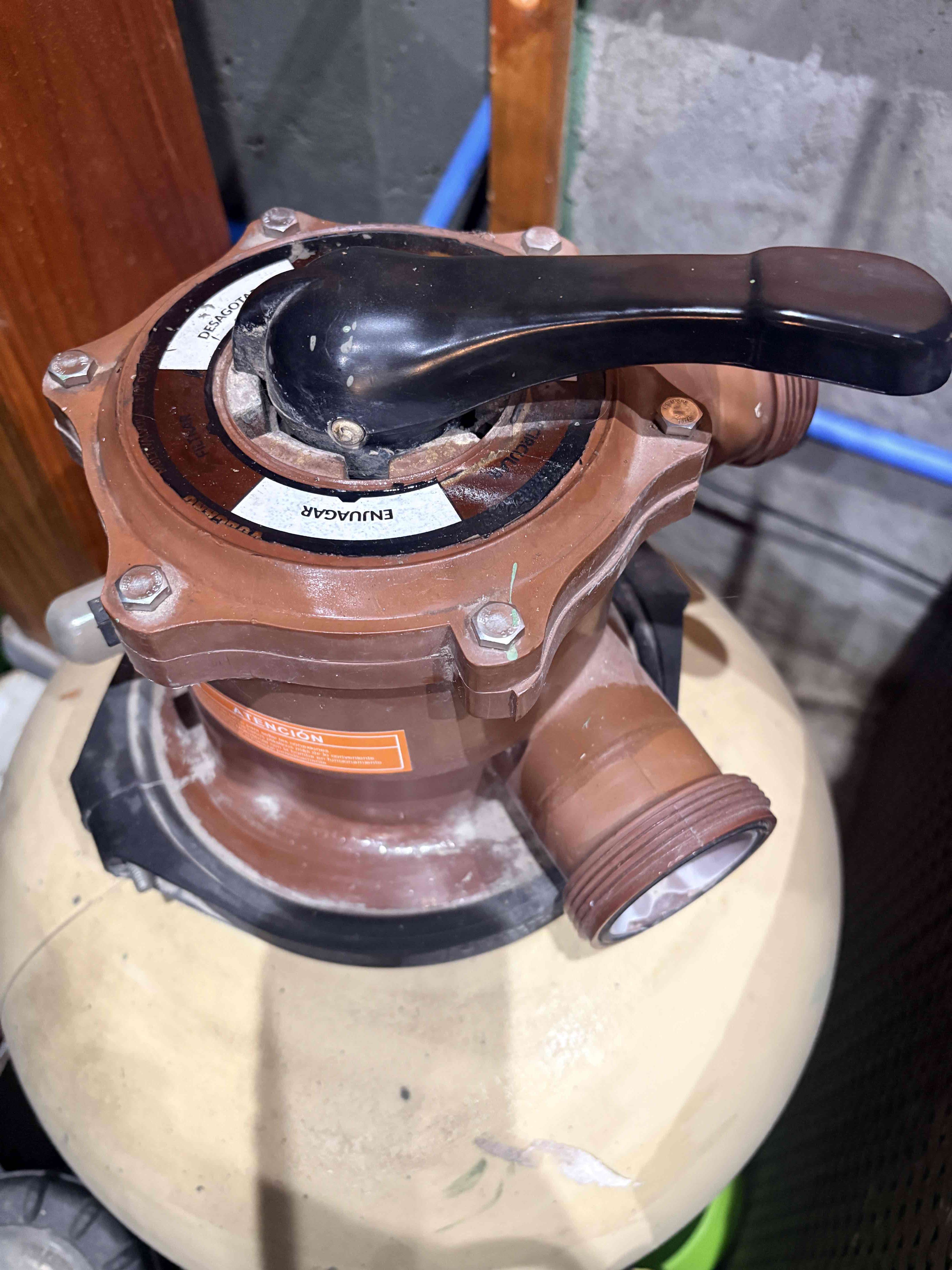 Bomba de agua y filtro para piscina - miniatura 2